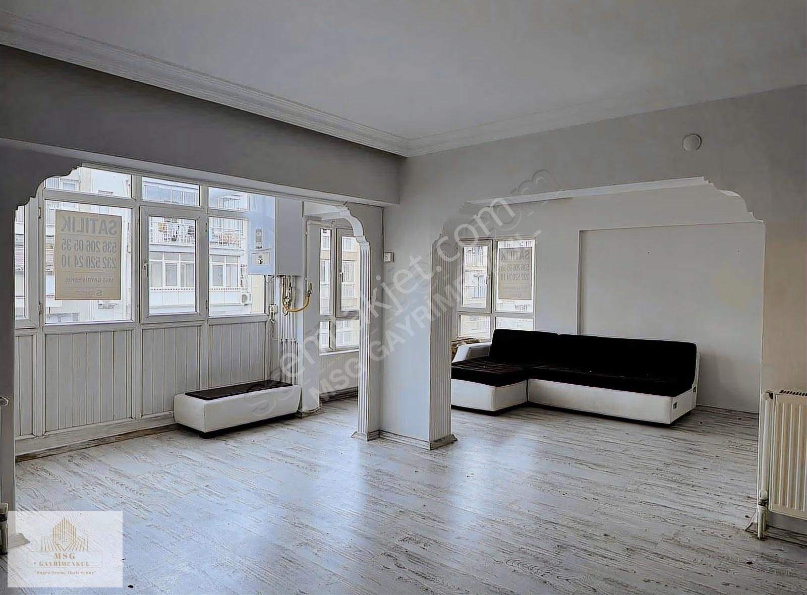 Msg'den Mithatpaşa Cadde Üzeri Sahil Kenarında 2+1 Arakat Daire - Görsel 3