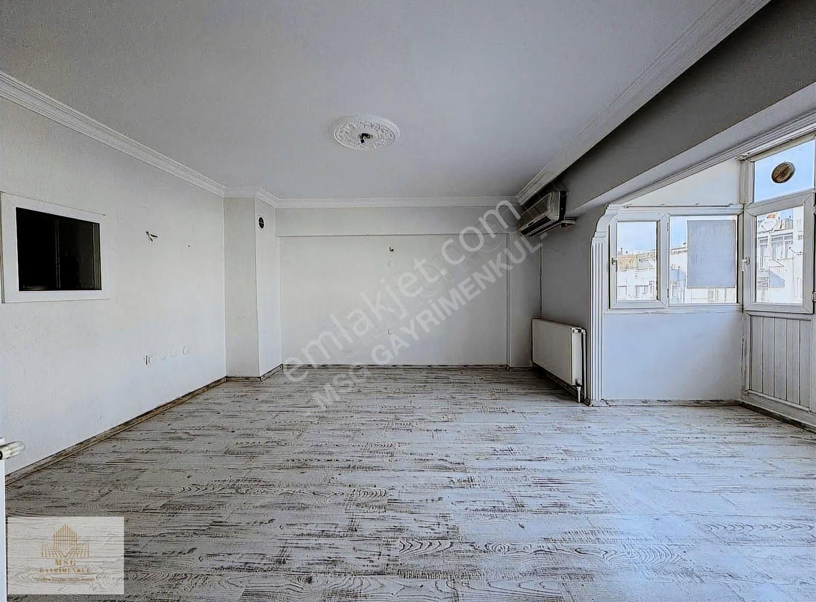 Msg'den Mithatpaşa Cadde Üzeri Sahil Kenarında 2+1 Arakat Daire - Görsel 2