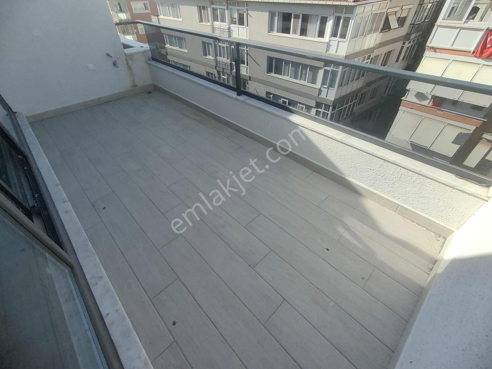 Emlak Dünyasından Altıntepede Satılık 3+1 Dubleks Daire - Görsel 13