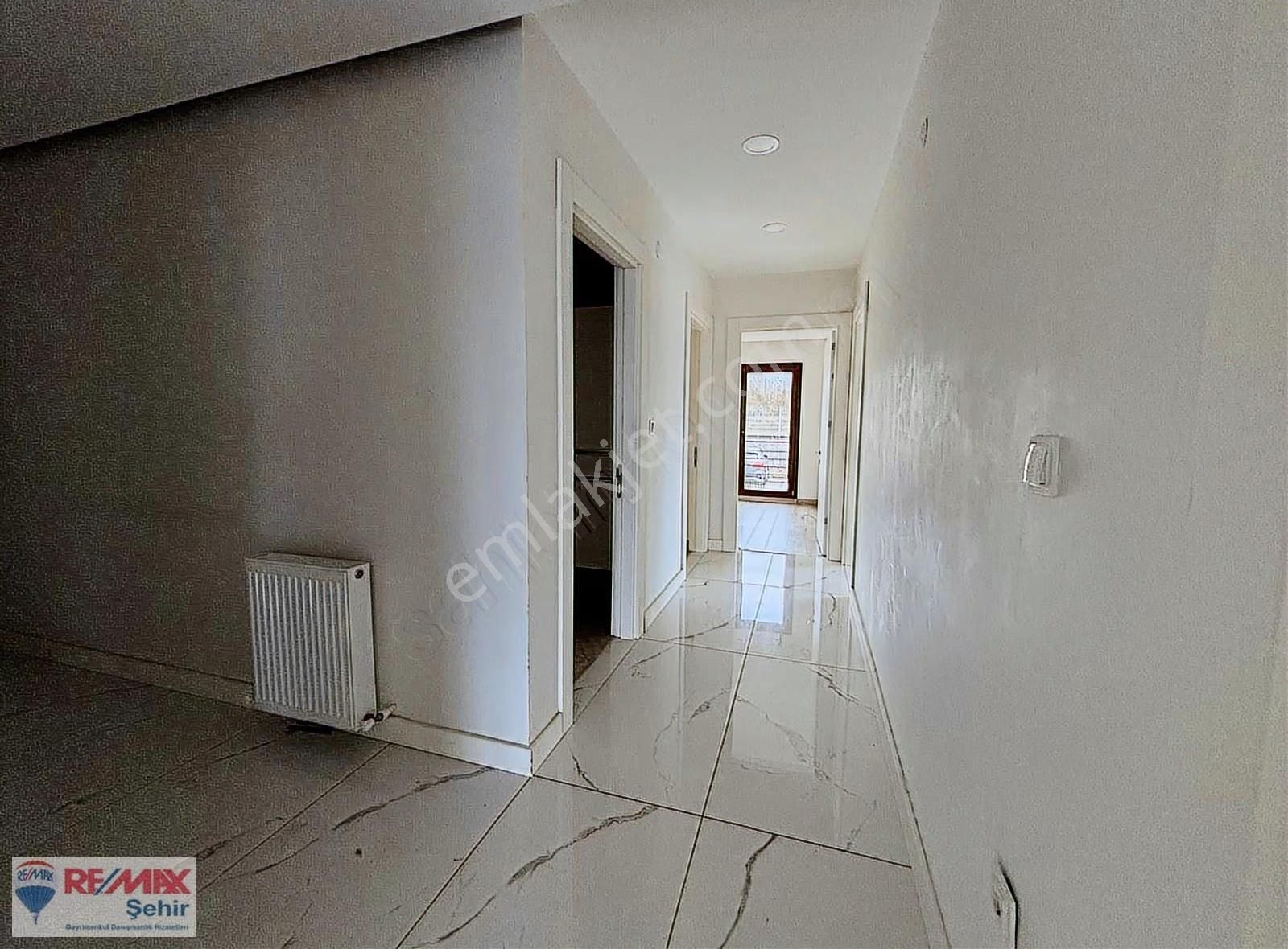 Remax Asude Vadi Evlerinde Köşe 3+1 Kiralık Daire - Görsel 4