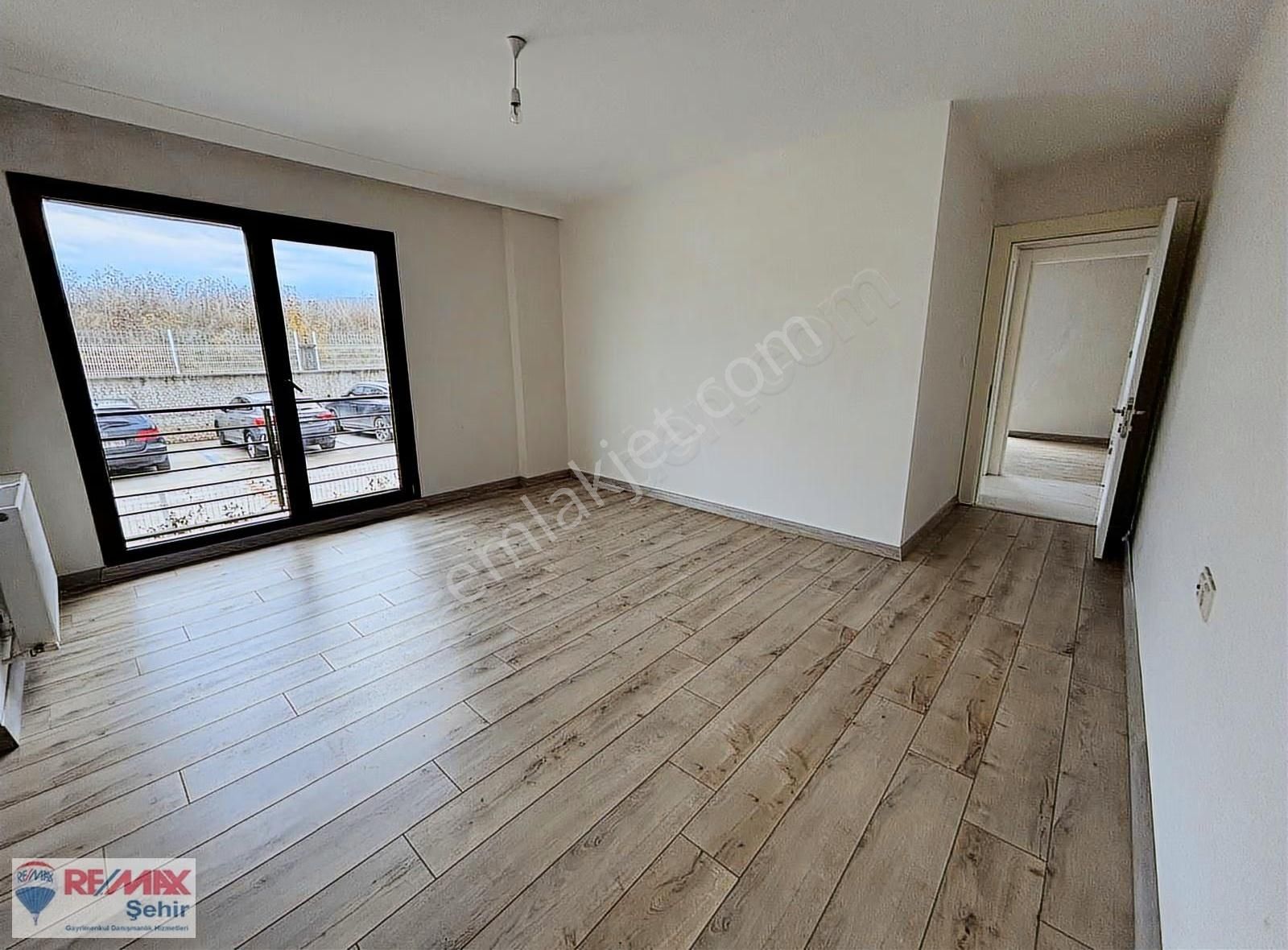 Remax Asude Vadi Evlerinde Köşe 3+1 Kiralık Daire - Görsel 7