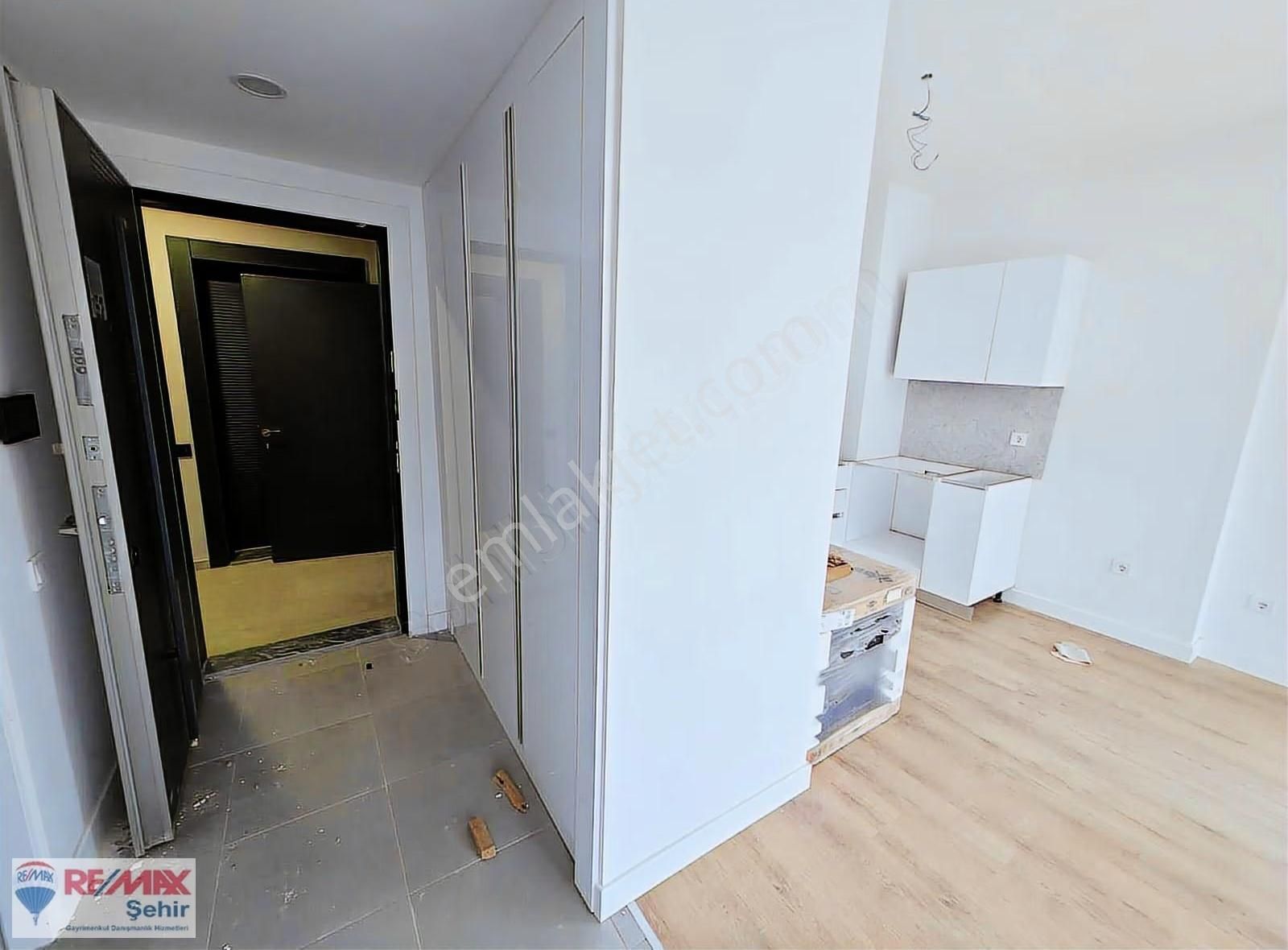 Remax Yalovadan Kadıköy Elegant Park Sitesinde 1+1 Köşe Daire - Görsel 7