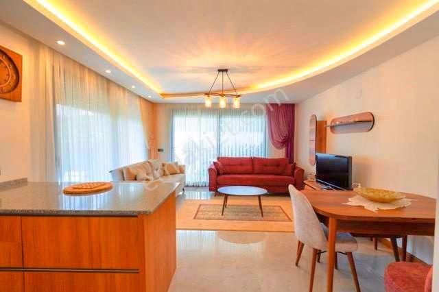 Kuşadasında Avm'lere Yakın Havuzlu Sitede Ful Eşyalı Bahçeli Villa - Görsel 11