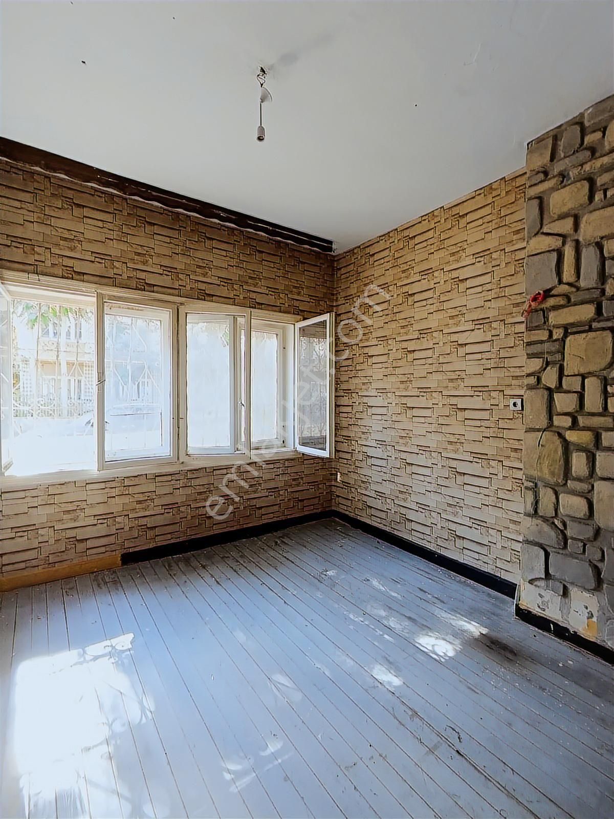 Sahabiye De Hacıkılıç Cami Karşısında Giriş Kat 3+1 Kiralık Ofis