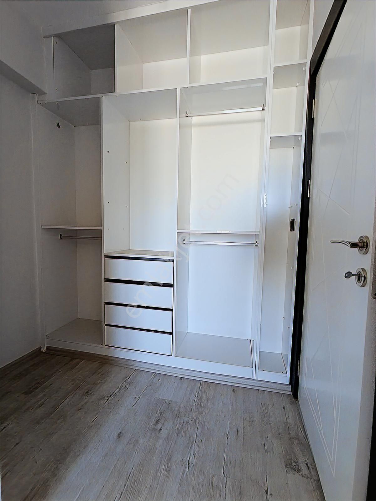 Uğurevler De Geniş 180 M2 3+1 Sıfır Hiç Oturulmamış Daire