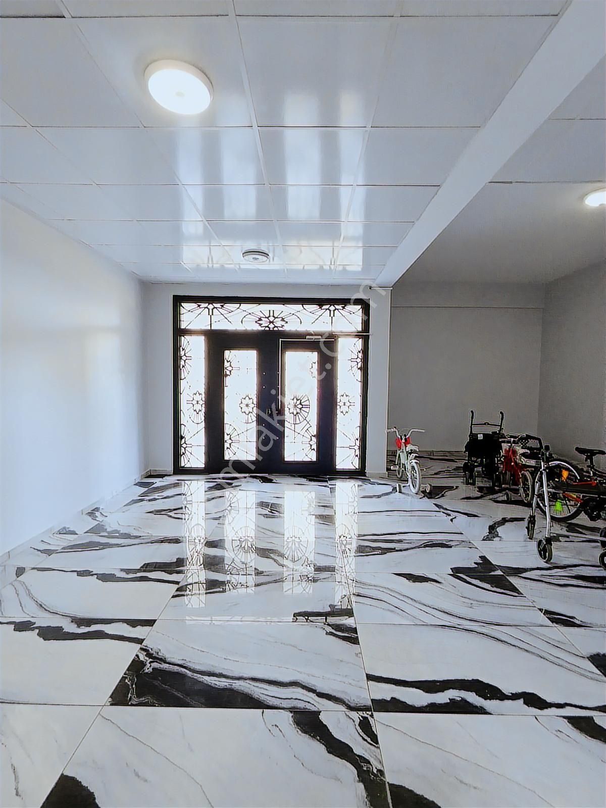 Uğurevler De Geniş 180 M2 3+1 Sıfır Hiç Oturulmamış Daire - Görsel 18