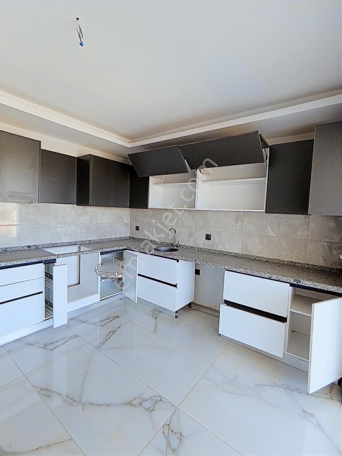 Uğurevler De Geniş 180 M2 3+1 Sıfır Hiç Oturulmamış Daire - Görsel 13