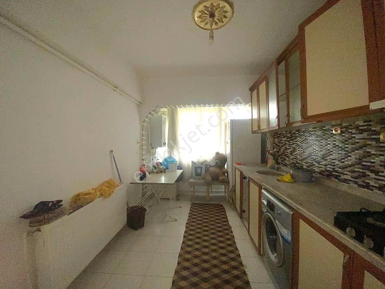 Koza Emlaktan Mareşal Çakmak Mah. Ara Katta Bağımsız Eşyalı 3+1