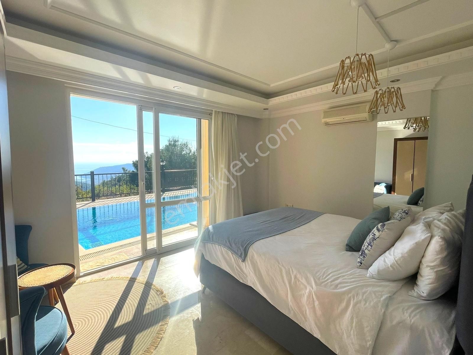Tepe Alanya 4+1 Müstakil Villa | 250 M² | Isıtmalı Havuzlu - Görsel 13