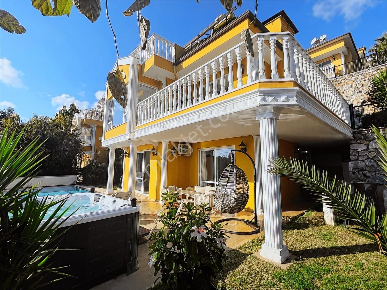 Tepe Alanya 4+1 Müstakil Villa | 250 M² | Isıtmalı Havuzlu - Görsel 14