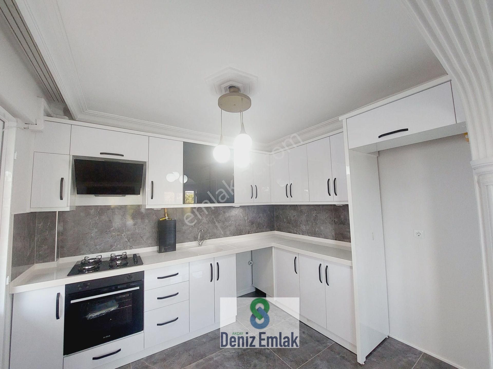 Denizden Akçayda Öncephe Arakat Ful Tadilatlı Satılık 3+1 Daire. - Görsel 3