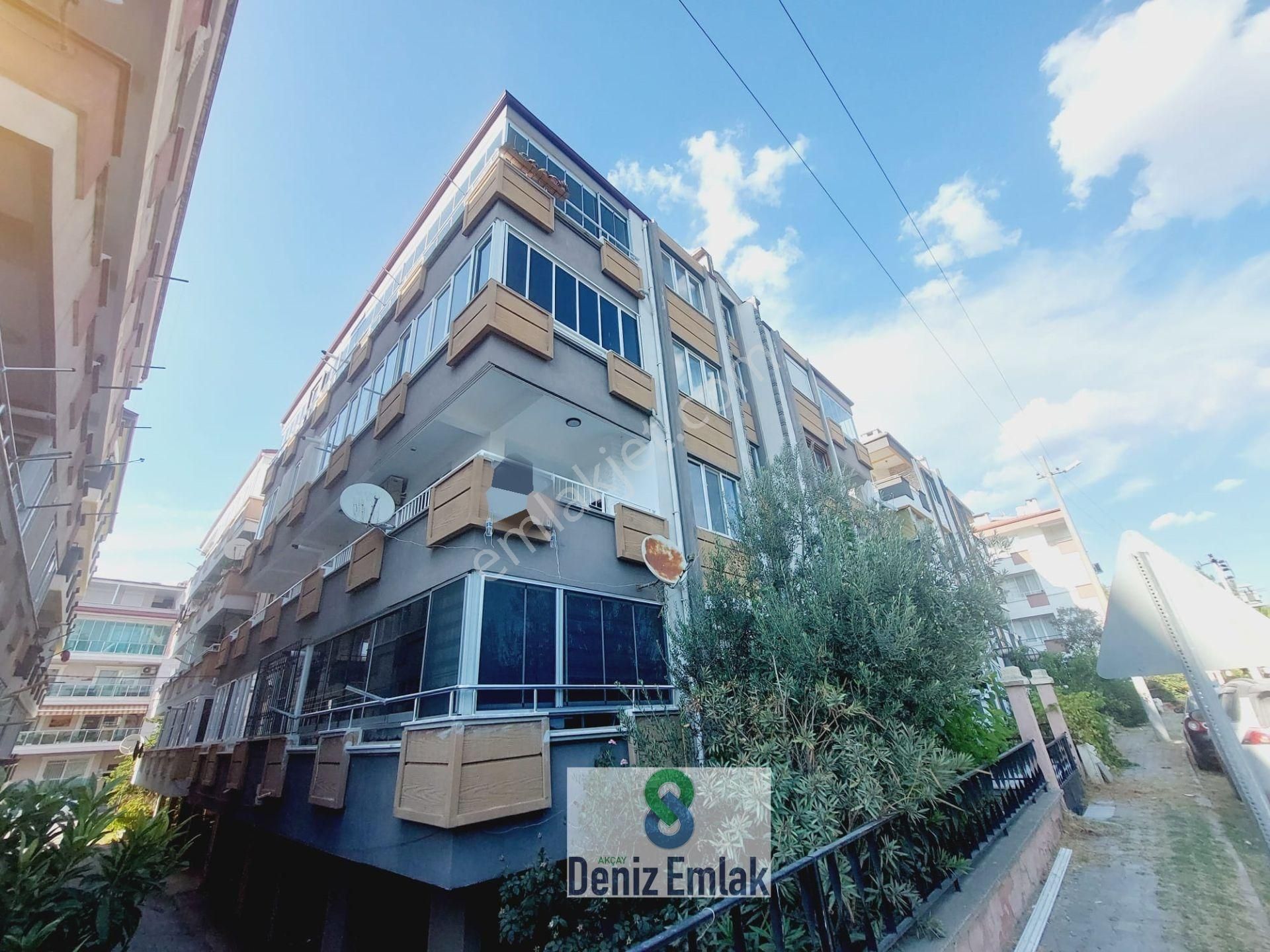 Denizden Akçayda Öncephe Arakat Ful Tadilatlı Satılık 3+1 Daire.