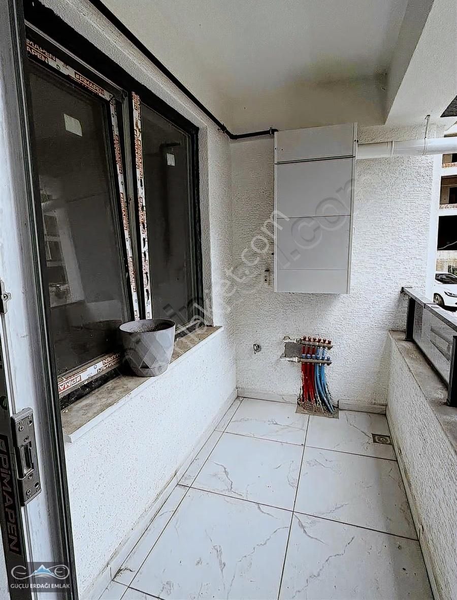 Merkezi Konumda Denize İdo'ya Komşu Kiralık 2+1 Daire - Görsel 8