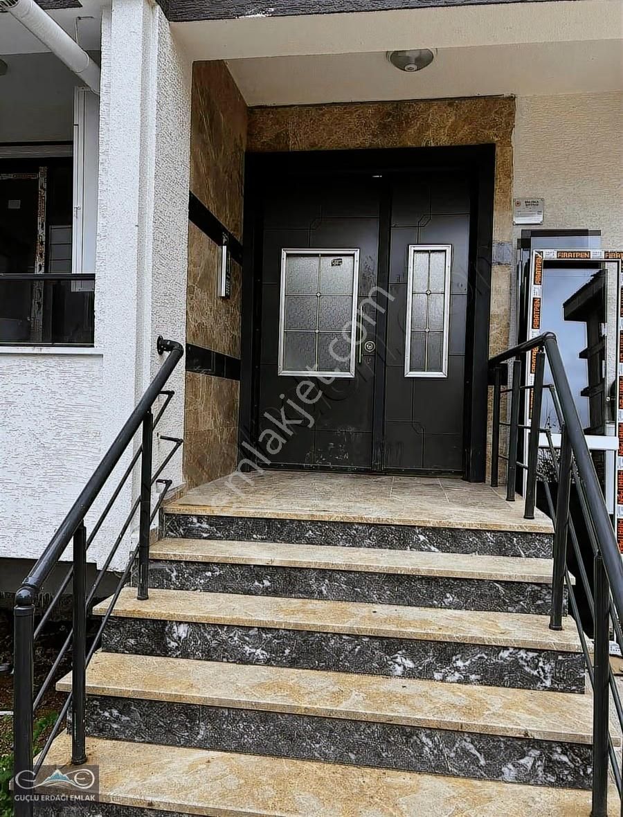 Merkezi Konumda Denize İdo'ya Komşu Kiralık 2+1 Daire - Görsel 5