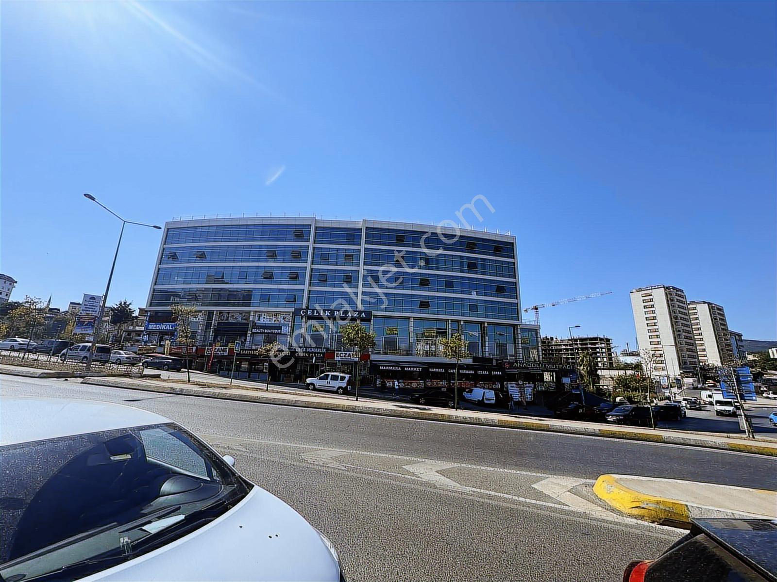Marmara Hastanesi Karşısında Metro Girişinde Güvenlikli Stüdyo - Görsel 6