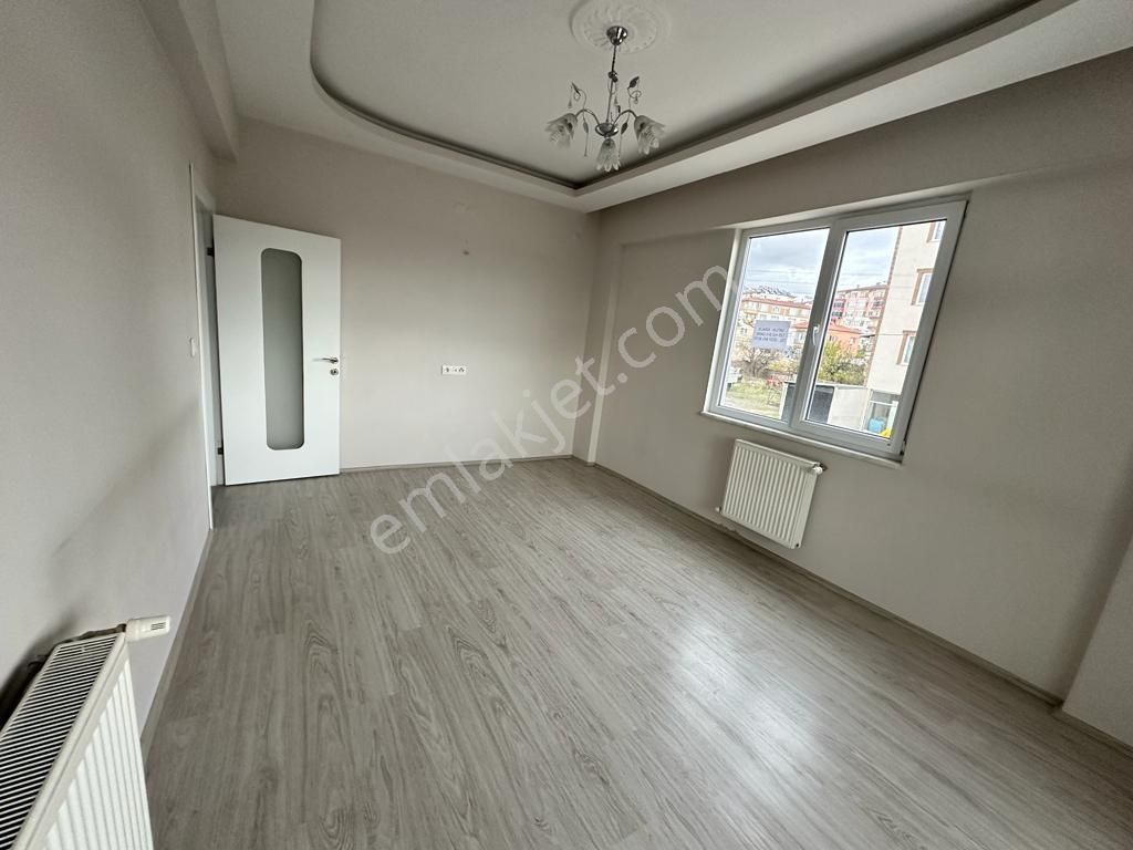 Acil Satılık!! M.asım Köksal Mah. 3+1 Ara Kat Satılık Daire - Görsel 4