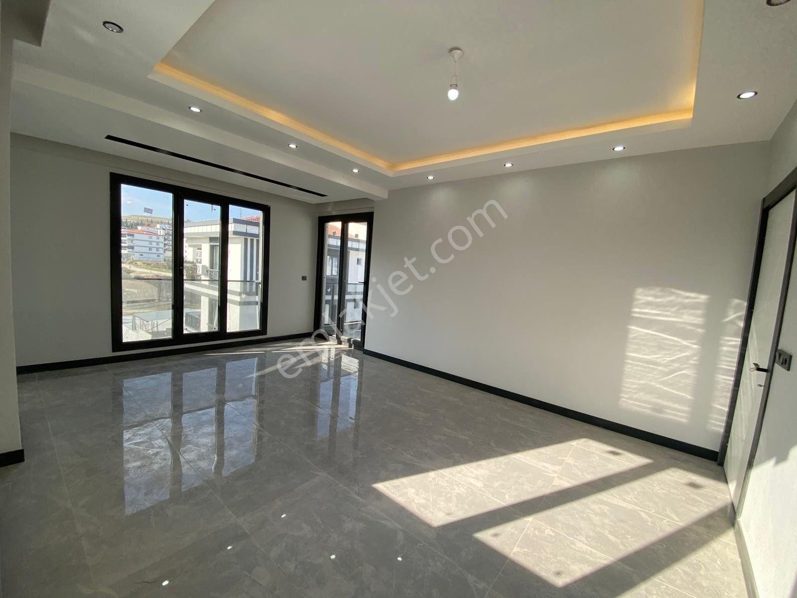 Şemikler Mevkiinde Vildan Koleji'ne Yakın Satılık 3+1 Daire D75