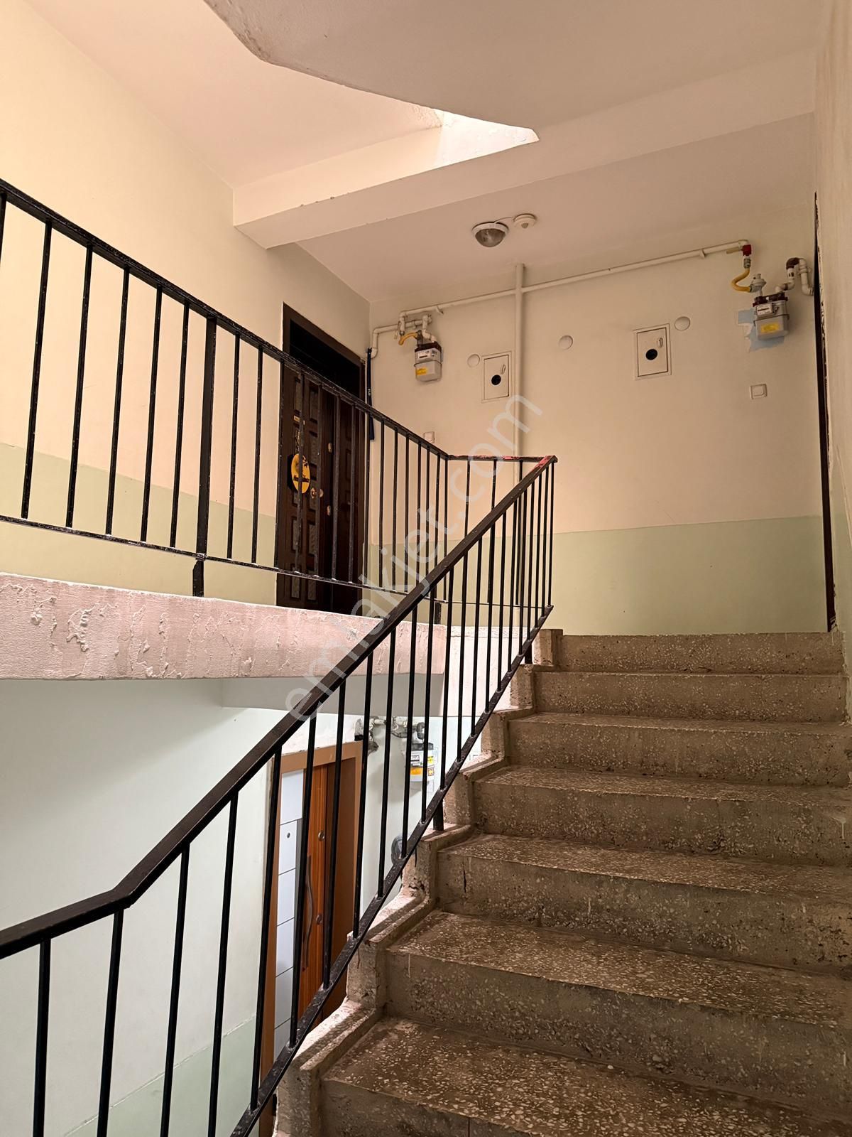 Sincan Mareşal Ç. Mh De 3+1 Ara Katta Geniş M2 Daire - Görsel 5