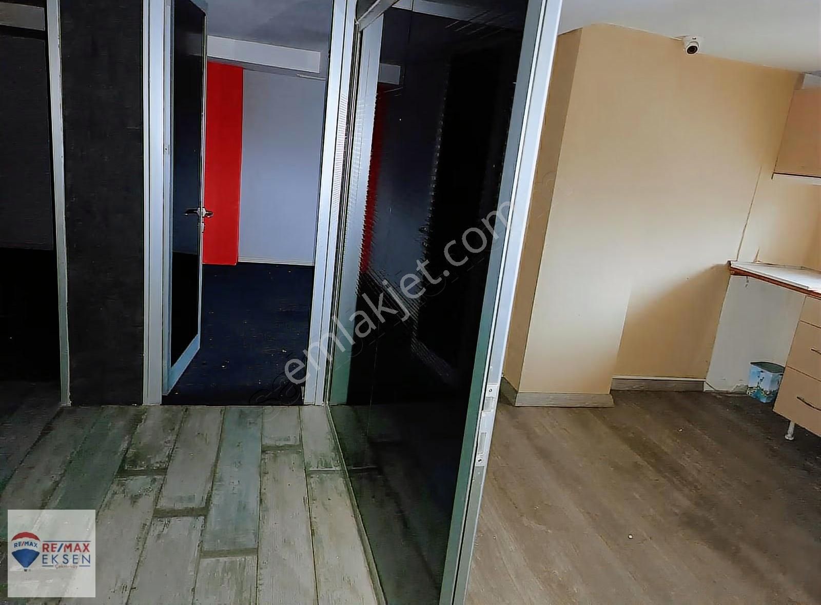 Ümraniye Elmalıkentte Kiralık Depolu Mağaza-dükkan-işyeri 380 M2 - Görsel 31