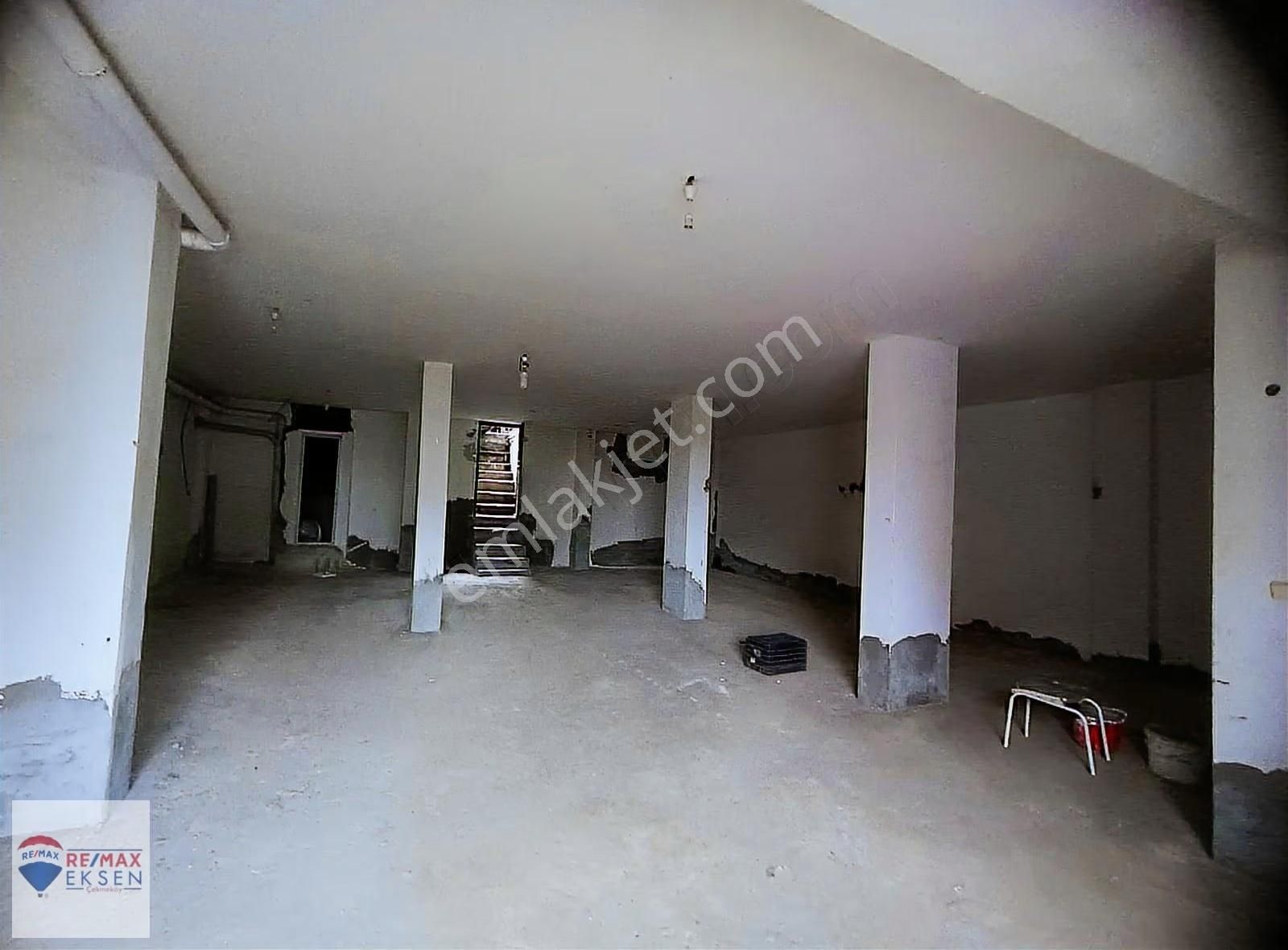 Ümraniye Elmalıkentte Kiralık Depolu Mağaza-dükkan-işyeri 380 M2 - Görsel 32