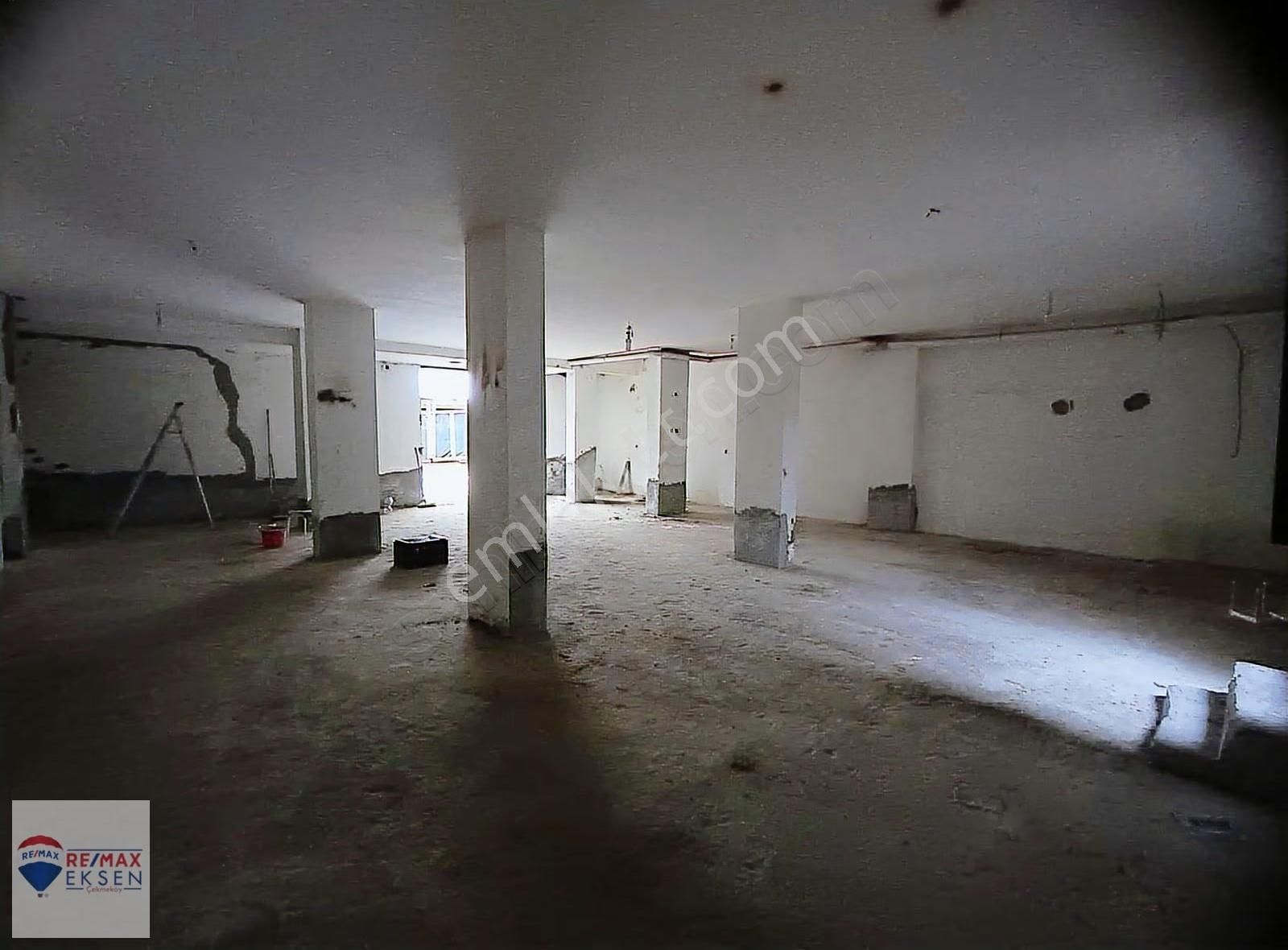 Ümraniye Elmalıkentte Kiralık Depolu Mağaza-dükkan-işyeri 380 M2 - Görsel 2