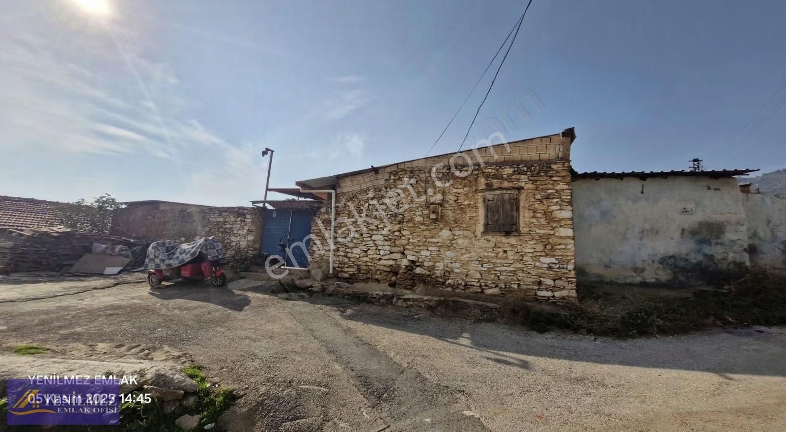 Bayındır Merkez Satılık Masrafsız Müstakil Ev