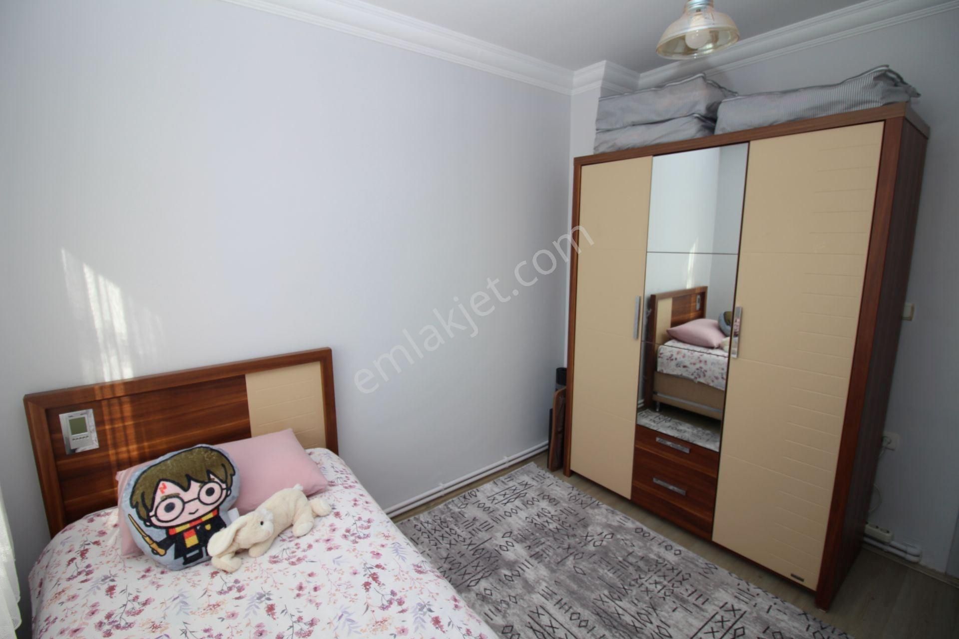 Üçyol Köstence Köprüsü Yakını Genç Binada 2+1 Daire - Görsel 30