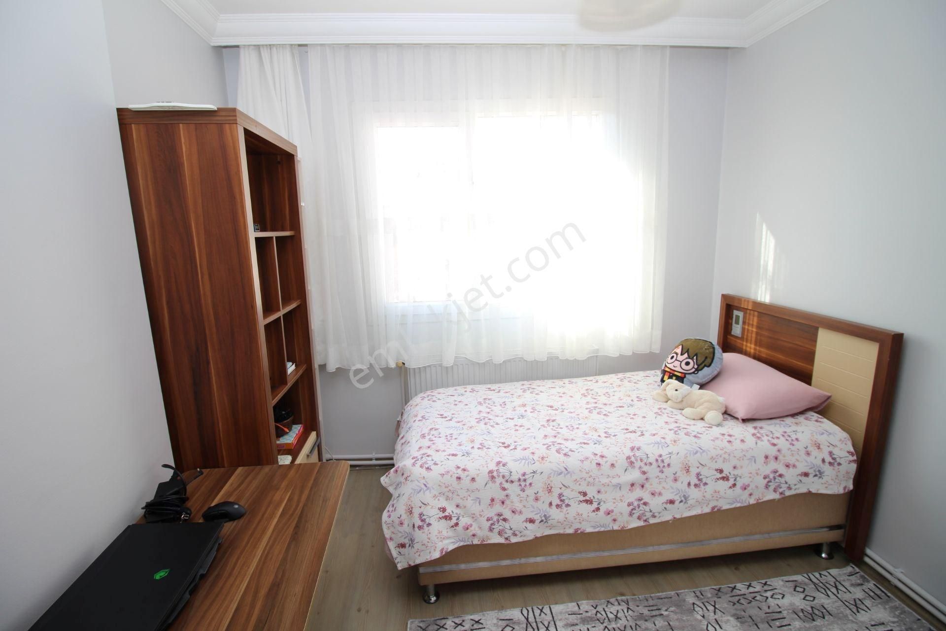 Üçyol Köstence Köprüsü Yakını Genç Binada 2+1 Daire - Görsel 28