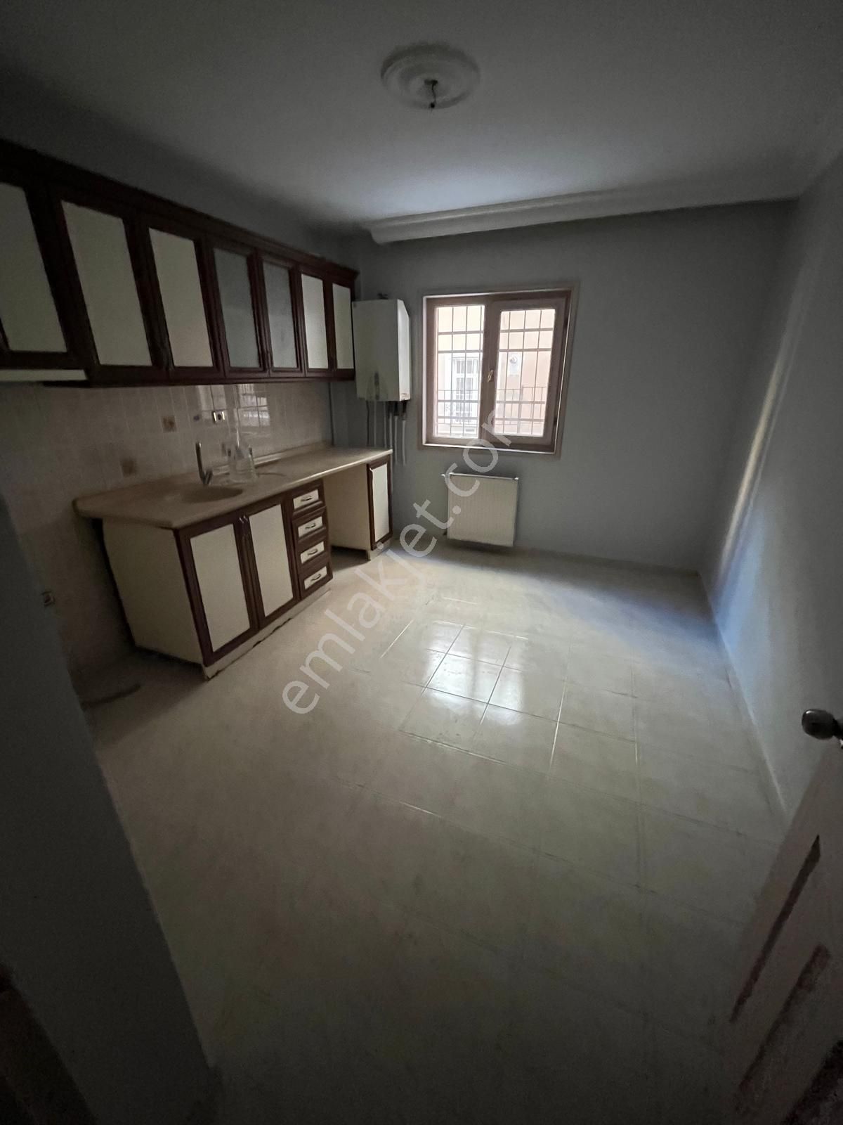 Aydınlıkevler Merkezde Geniş 2+1 (3+1) Den Dönüşme Bahçe Katı Satılık - Görsel 3