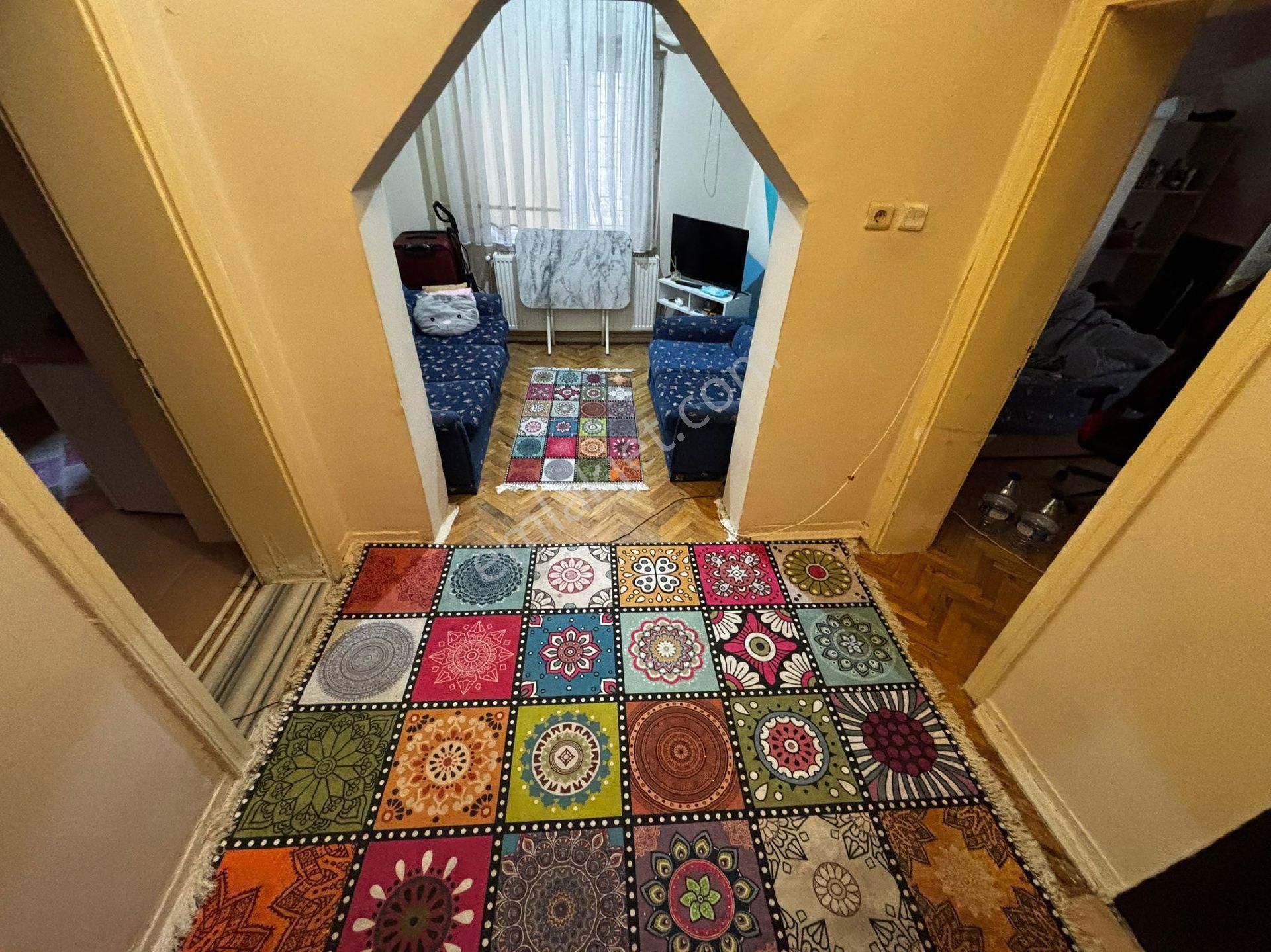 Burak Emlak'dan Kiralık Daire Kurtuluş Hocaefendi Sk. 1+1 Eşyalı Arakat