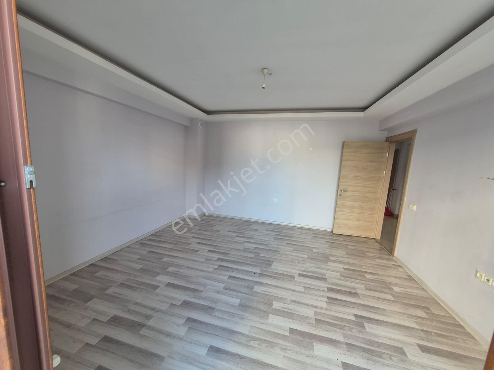 Buca Laleli Mahallesinde/uçanyolyanı/10yıllık/izbana Yakın/421 Sokakda//90m2/2+1 Arakat//dair - Görsel 4