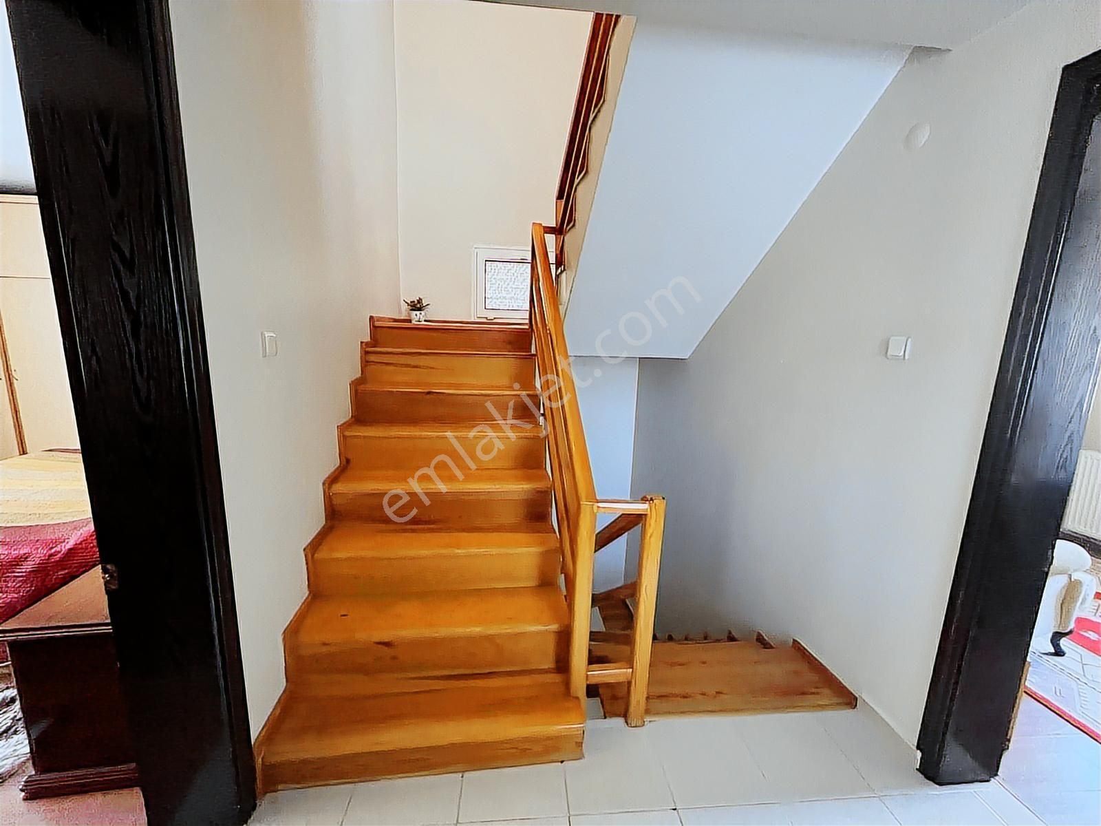 Güzelbahçe Çelebi'de Ana Cadde Üstü Ticari Ruhsatlı 5+1 Villa - Görsel 31