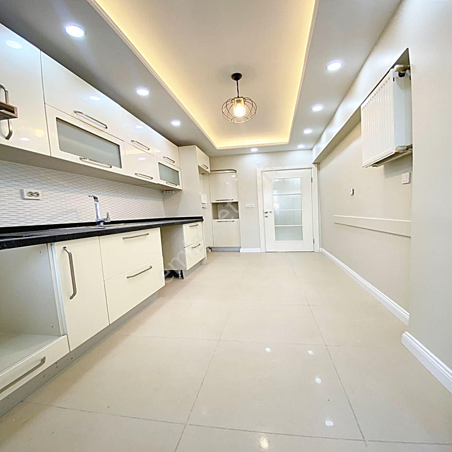 Esenyurt Cumhuiyet Mah Metrobüse 2 Dk Yürüme Mesafesinde 5+2 Dubleks - Görsel 6