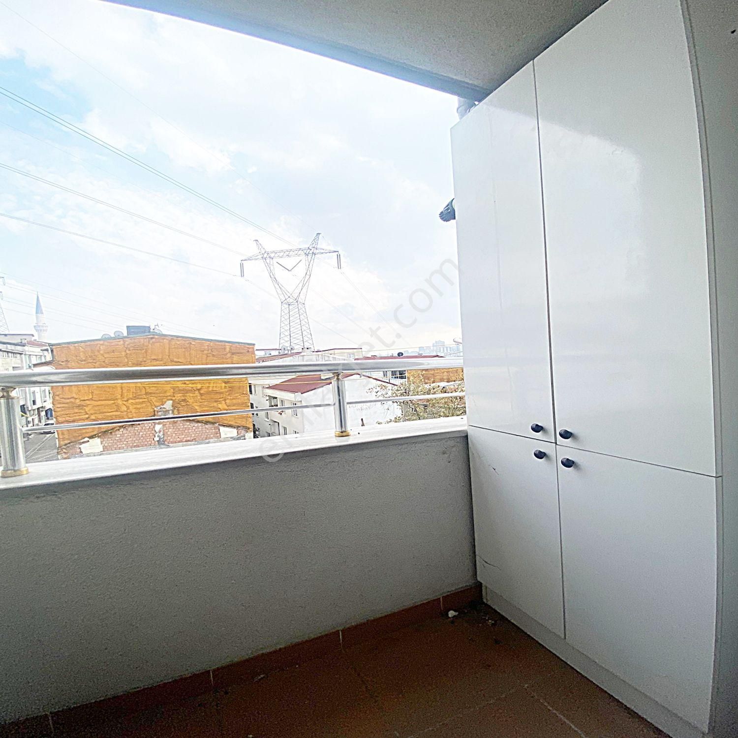 Esenyurt Pınar Mahallesi 2+1 Köşe Başı Masrafsız Balkonlu Arakat - Görsel 6