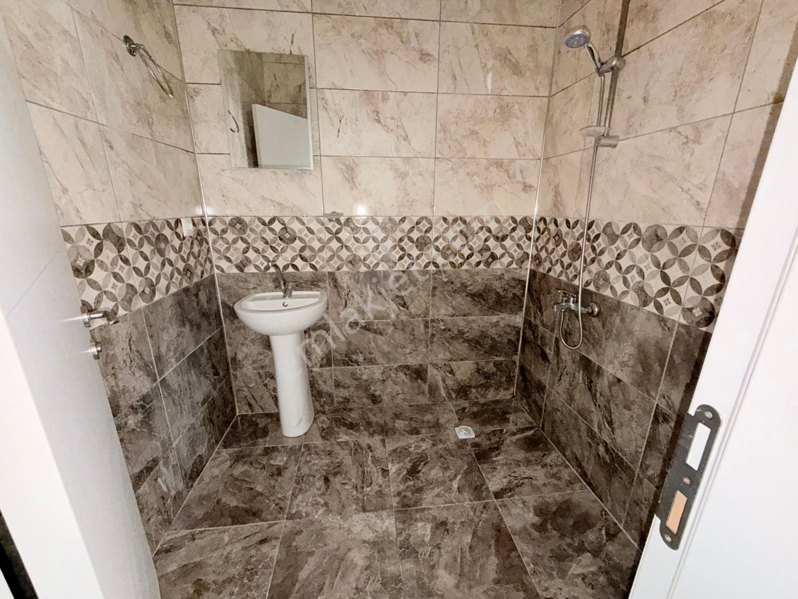 Yomra Ana Yol Üzeri Masrafsız Uzun Süreli Kiralık 3+1 Daire - Görsel 13