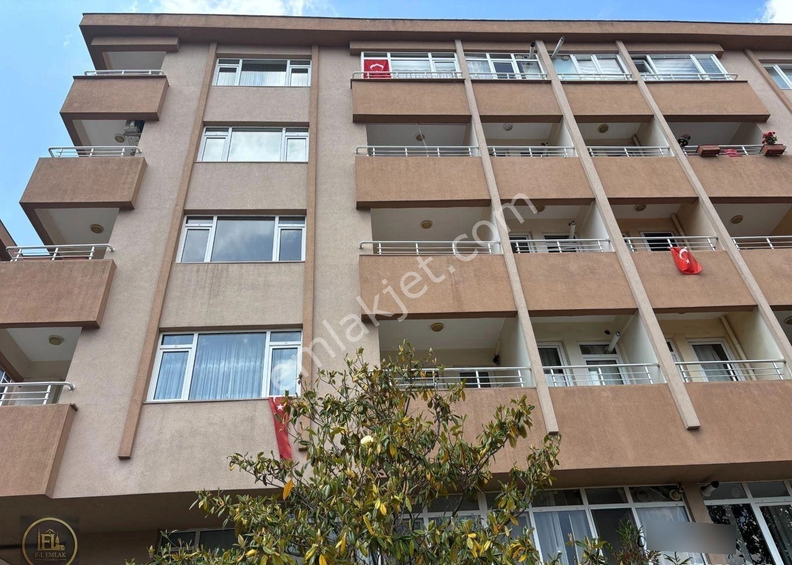 F-l Emlaktan Emaar Avm Libadiye Yakını 3+1 Elit Sitede Önü Açık Ferah