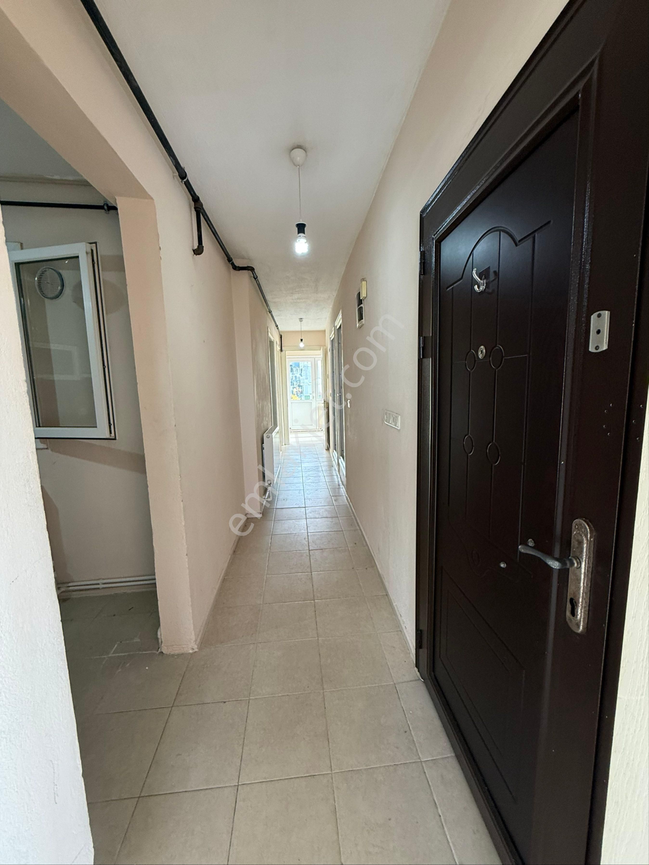 İzmir Bornova Atatürk Mahalesin’de Arakat Dairemiz 2+1 Kapalı Mutfak Çift Cehpeli - Görsel 5