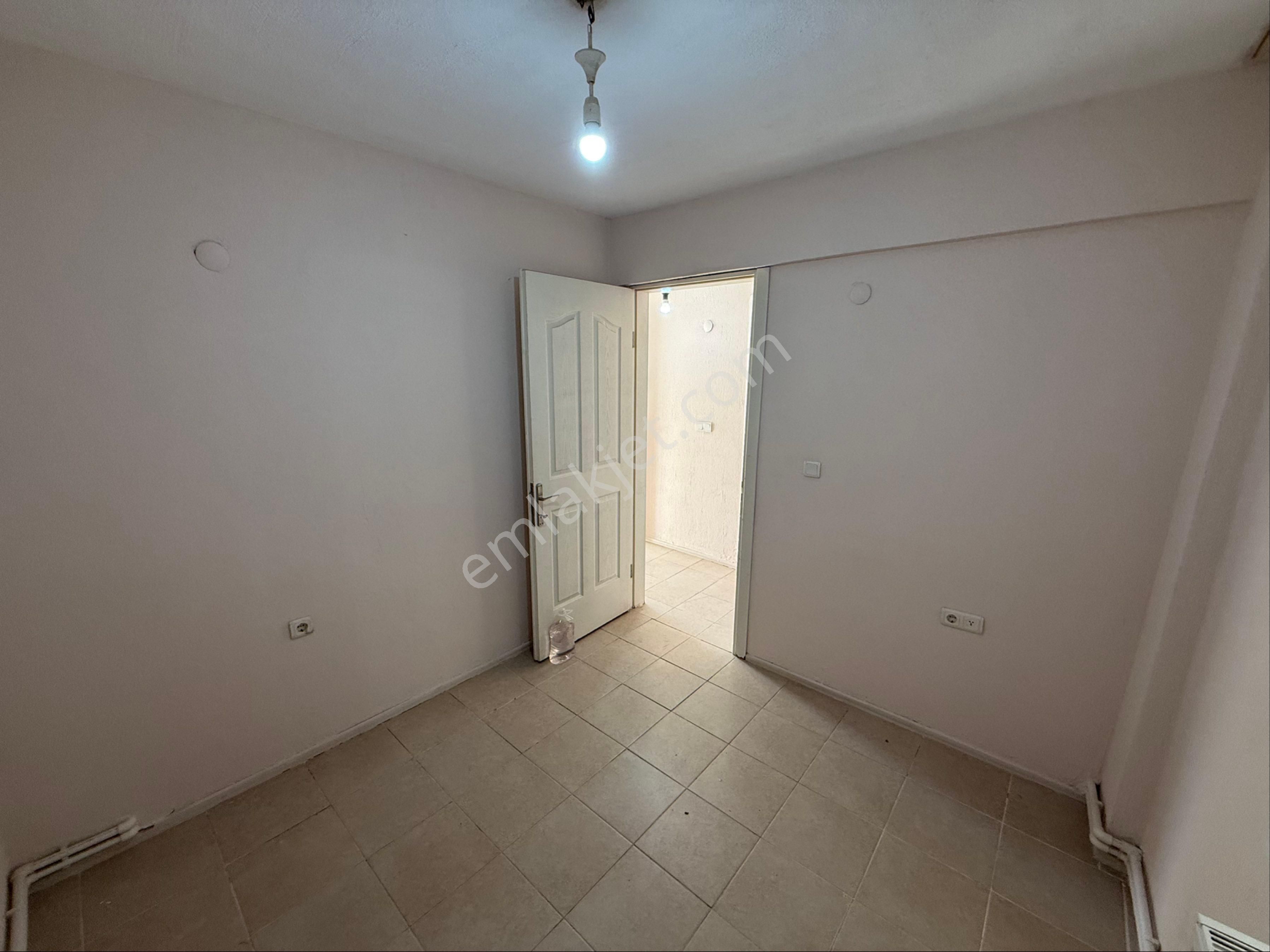 İzmir Bornova Atatürk Mahalesin’de Arakat Dairemiz 2+1 Kapalı Mutfak Çift Cehpeli - Görsel 17