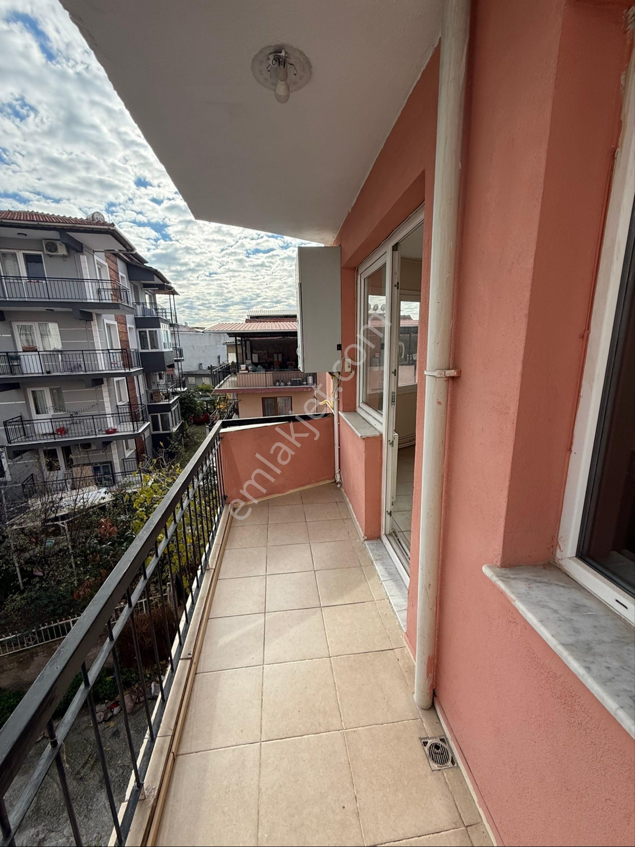 İzmir Bornova Atatürk Mahalesin’de Arakat Dairemiz 2+1 Kapalı Mutfak Çift Cehpeli - Görsel 29