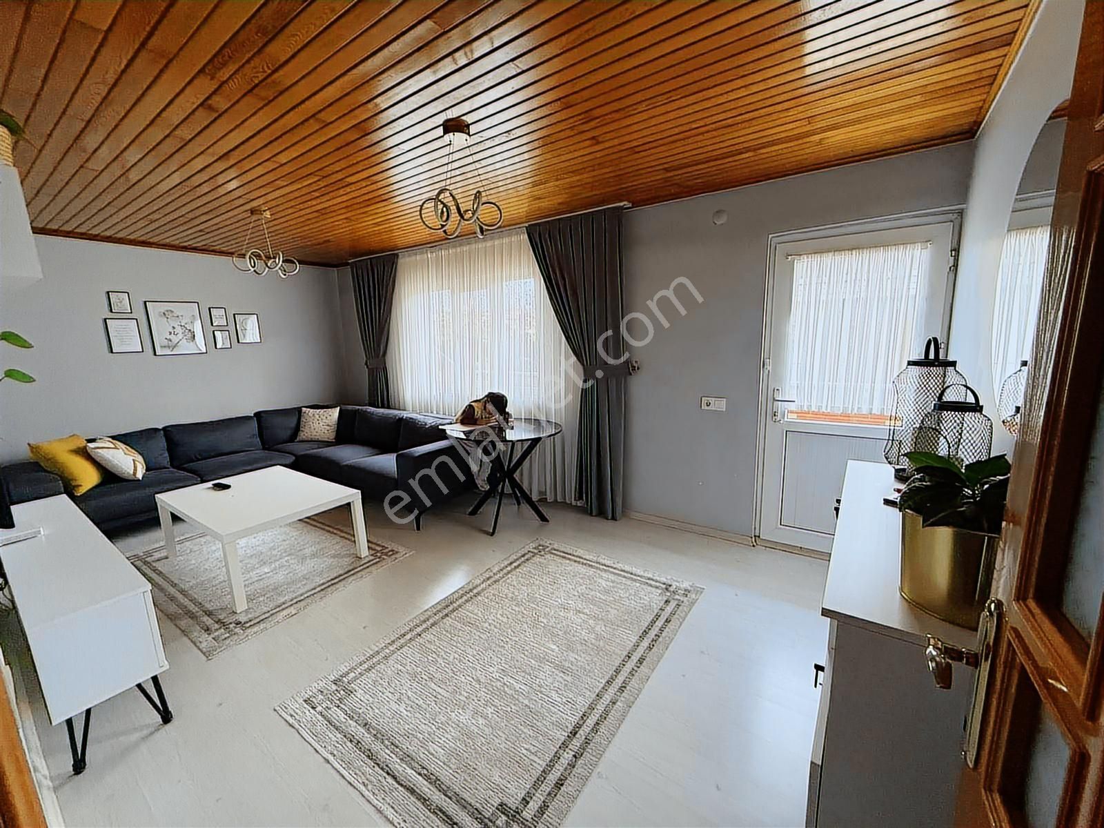 Dönüşüm Gayrimenkul Den Satılık 2+1 110 M2 Teraslı Şömineli