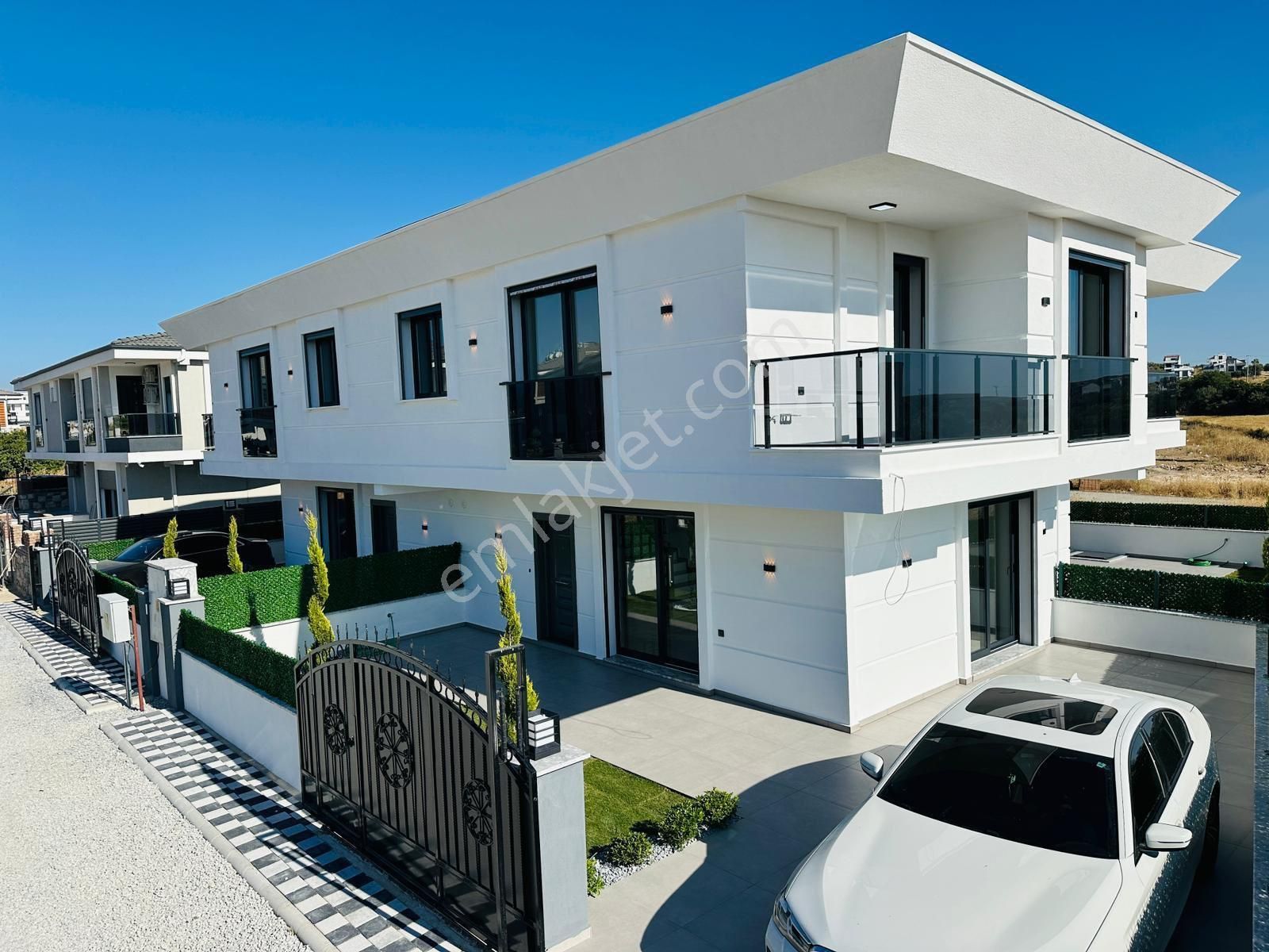 Hisar Mahallesi 3+1, Havuz Bahçe, Denize Yakın Lüks Villa - Görsel 10