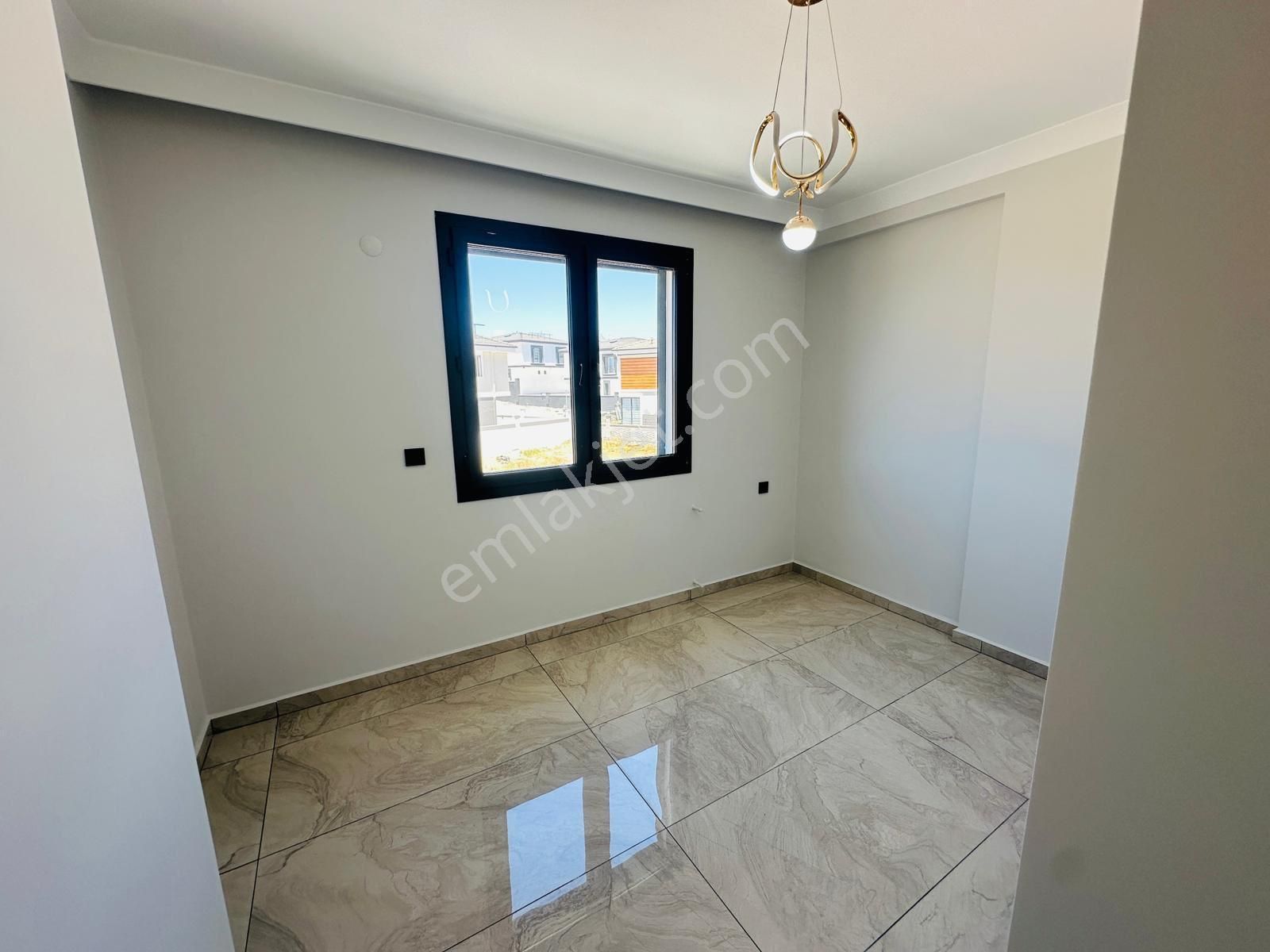 Hisar Mahallesi 3+1, Havuz Bahçe, Denize Yakın Lüks Villa - Görsel 31