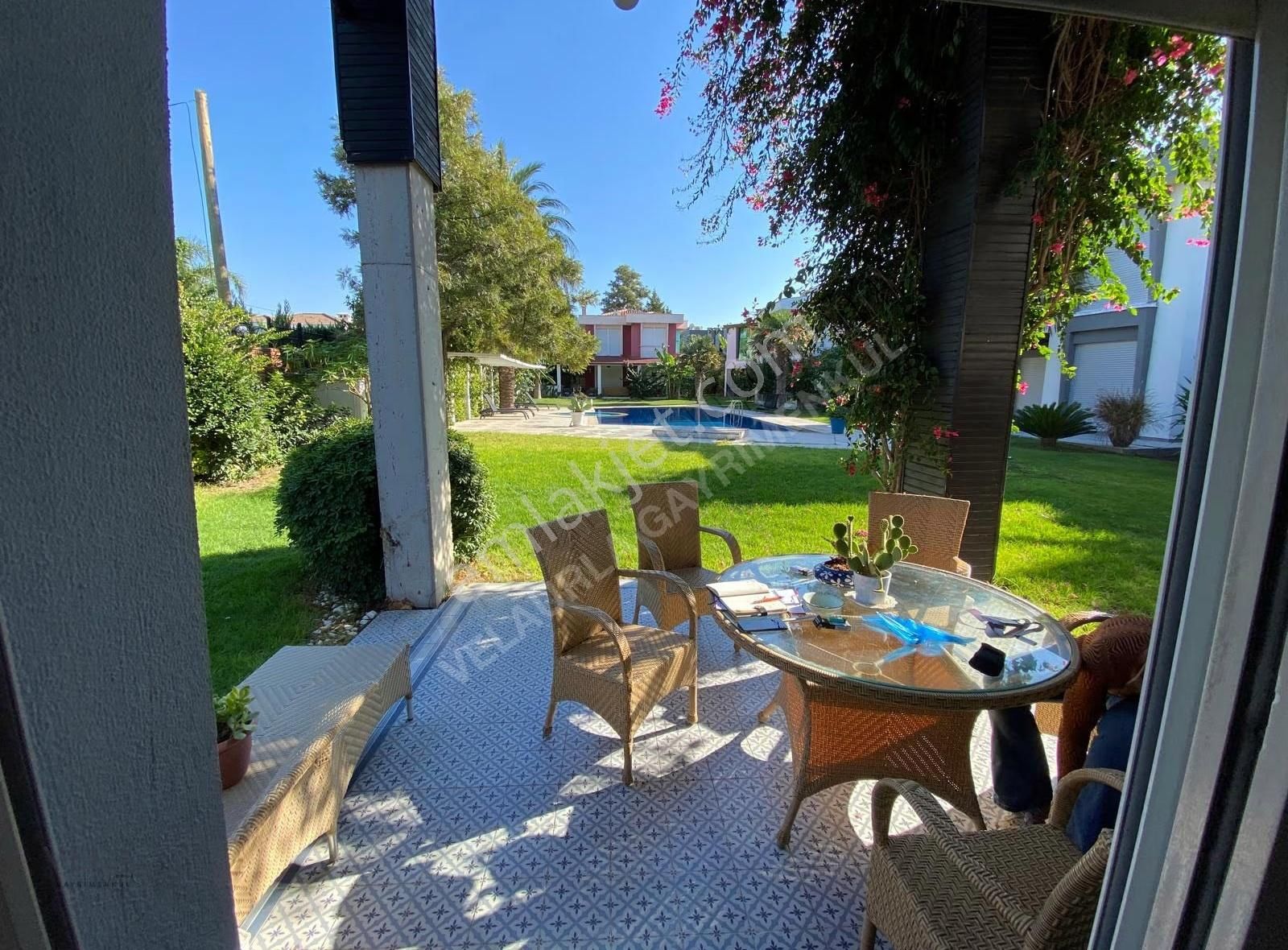 Alaçatı Göbene'de Havuzlu Yıllık Kiralık Villa - Görsel 9