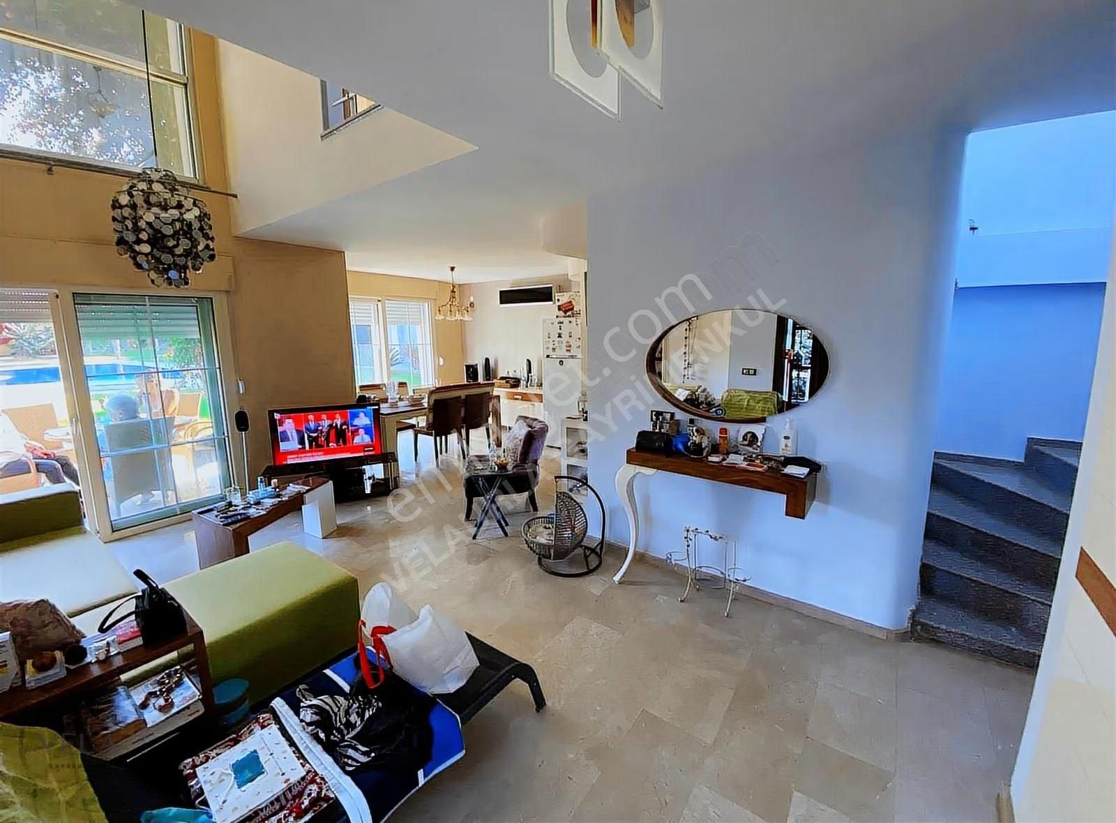 Alaçatı Göbene'de Havuzlu Yıllık Kiralık Villa - Görsel 12