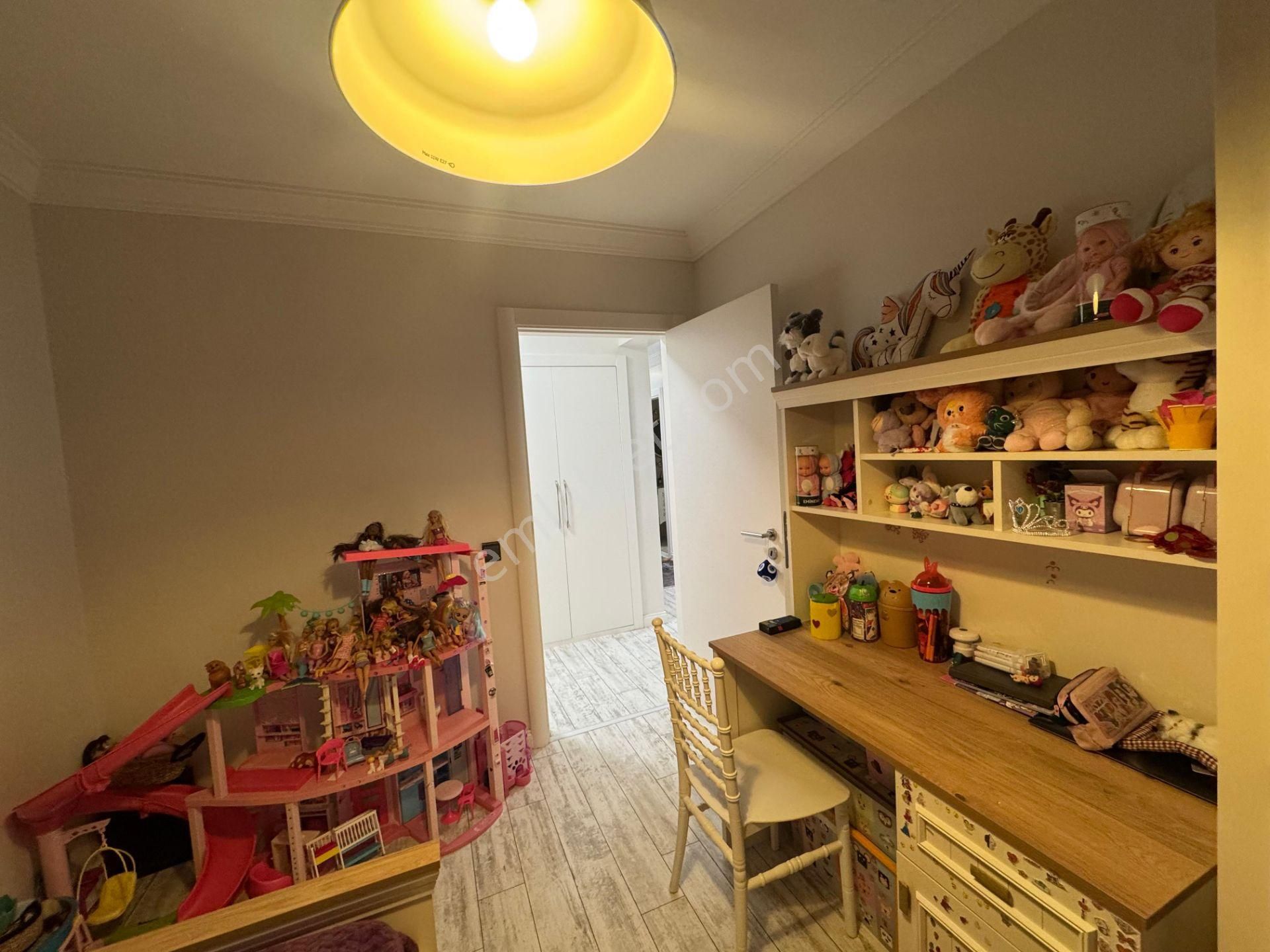 Tem Avrupa Konutları'nda Modern, Yüksek Kat 3+1 Satılık Daire - Görsel 25