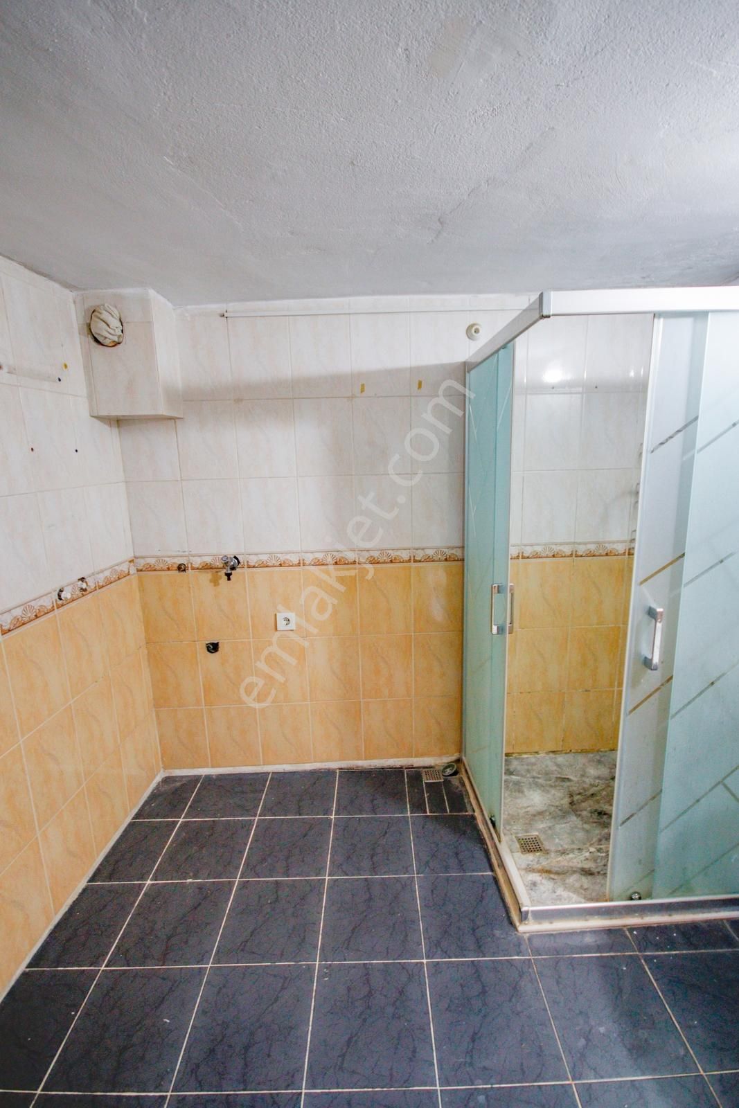 Karabağlar Salih Omurtak Mahallesinde Ferah, Kapalı Mutfaklı 3+1 - Görsel 33