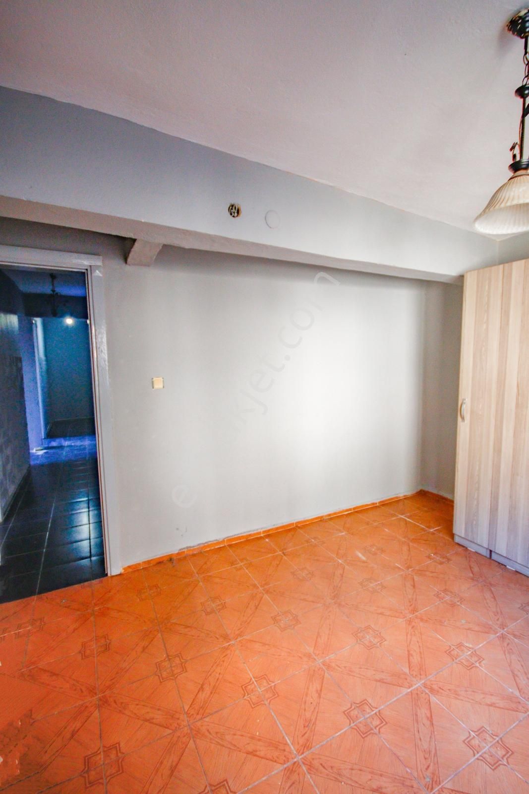 Karabağlar Salih Omurtak Mahallesinde Ferah, Kapalı Mutfaklı 3+1 - Görsel 20