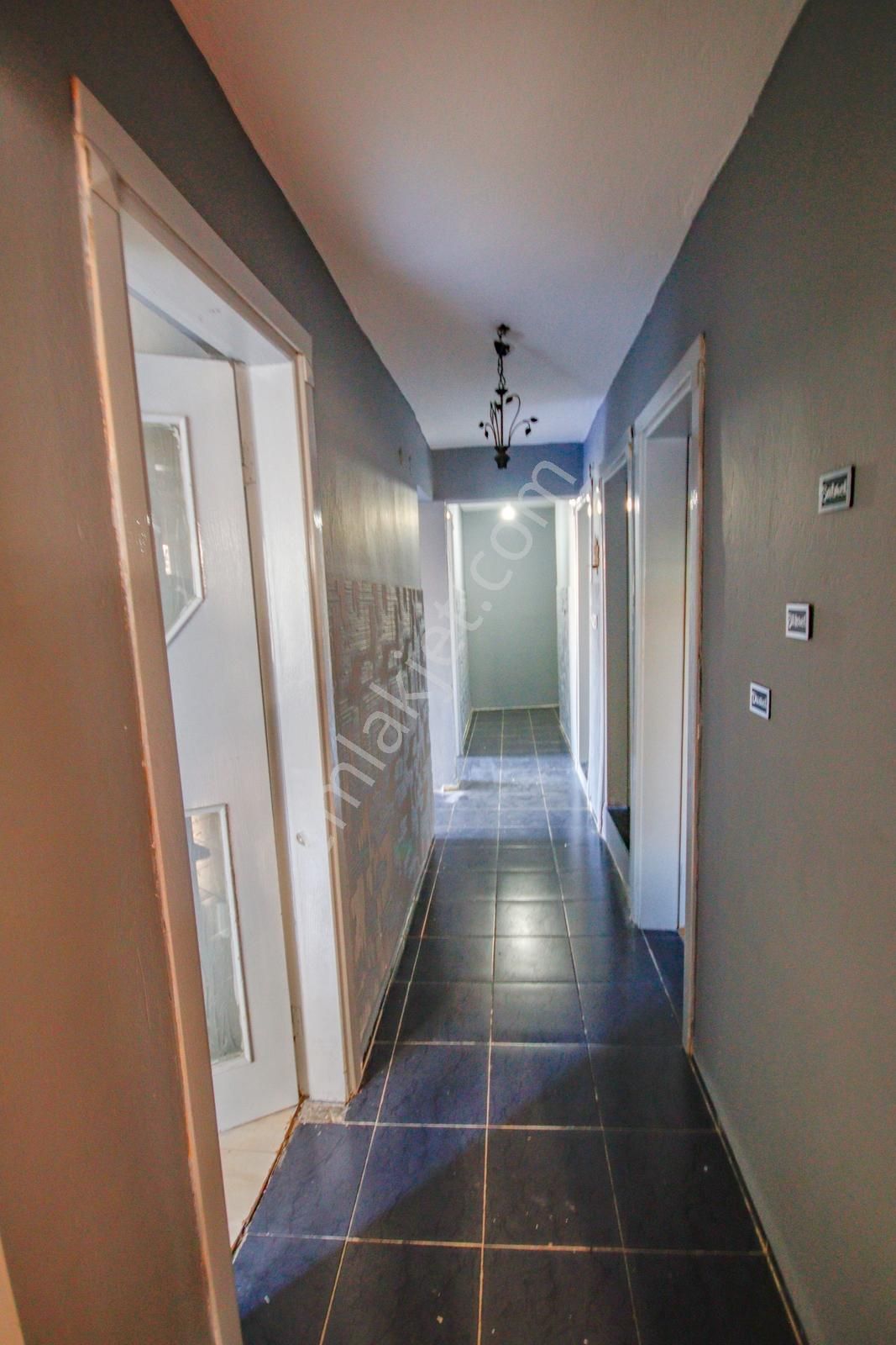 Karabağlar Salih Omurtak Mahallesinde Ferah, Kapalı Mutfaklı 3+1 - Görsel 13