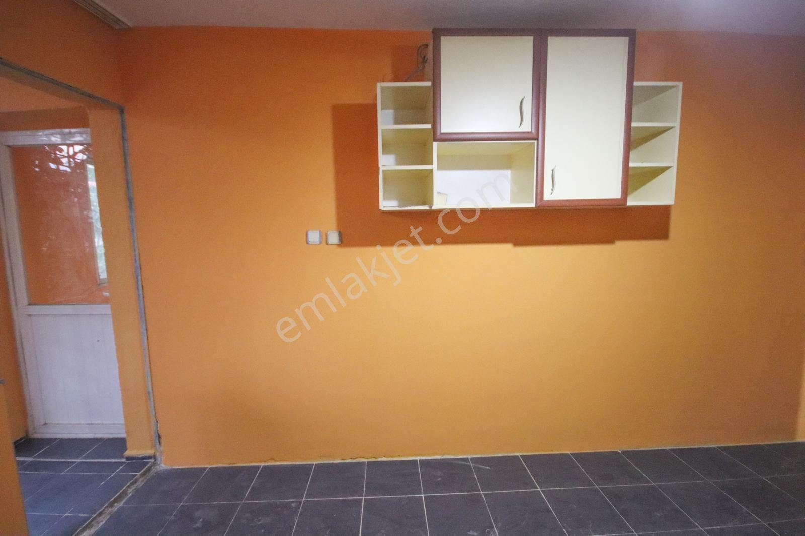 Karabağlar Salih Omurtak Mahallesinde Ferah, Kapalı Mutfaklı 3+1 - Görsel 5