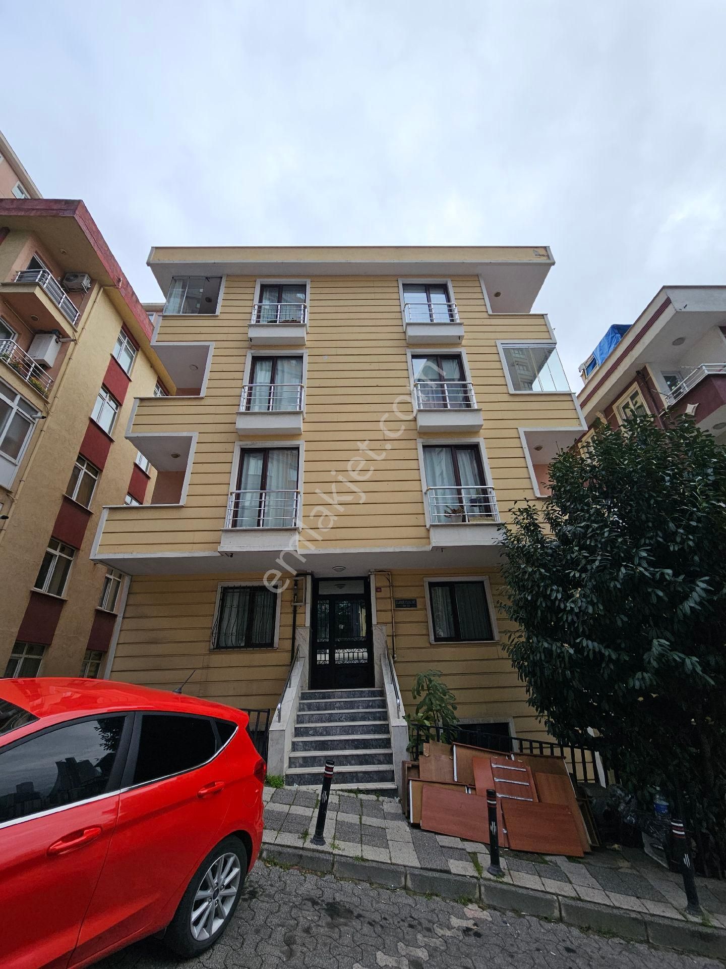 Finans Mekezine Komşu 23 Nisan Cad. Üstünde 1+1 50m2 Daire